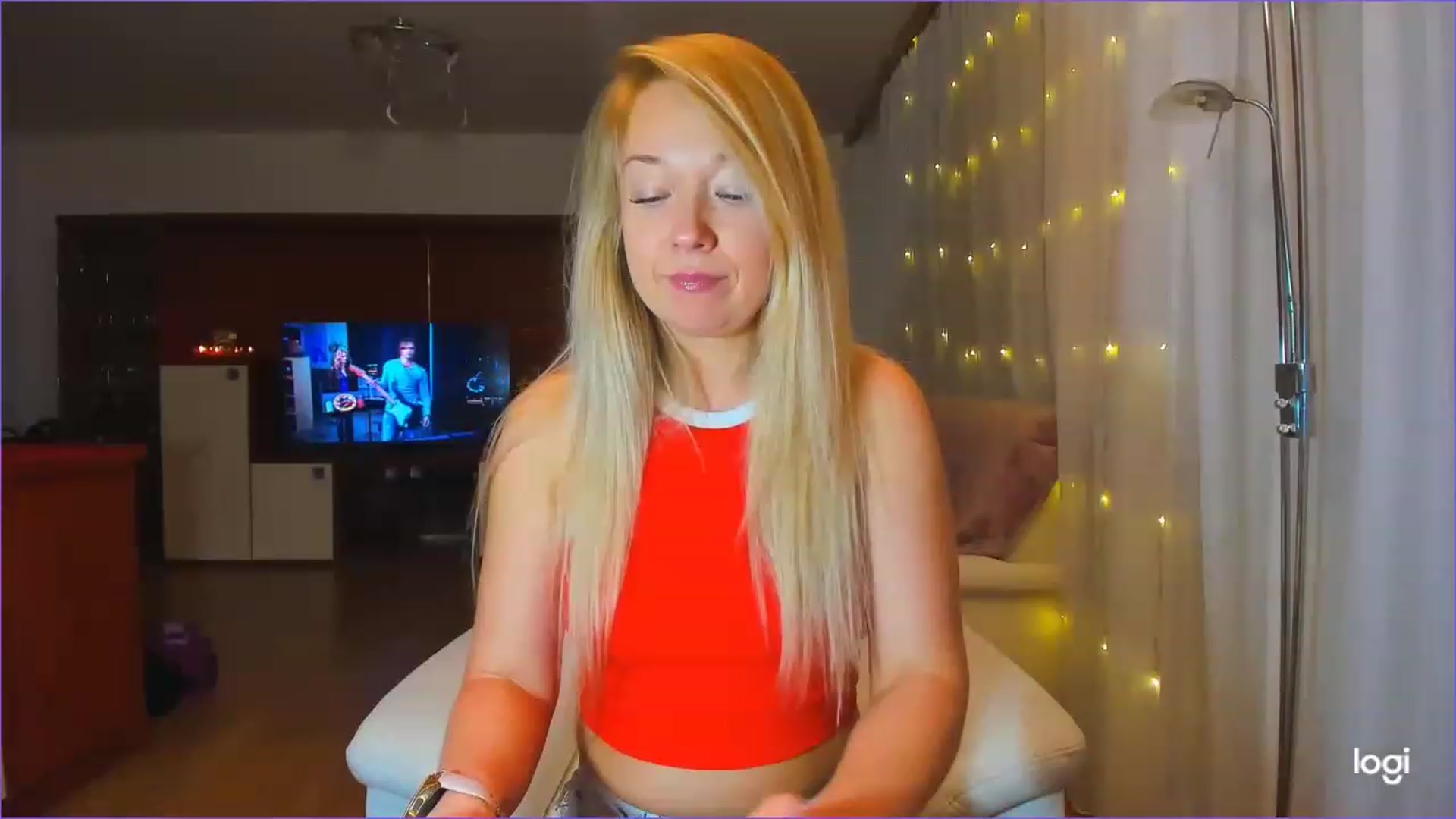 Gallery image thumbnail from LoraGlow's myfreecams stream on, 12/06/2022, 02:01 image 19 of 20