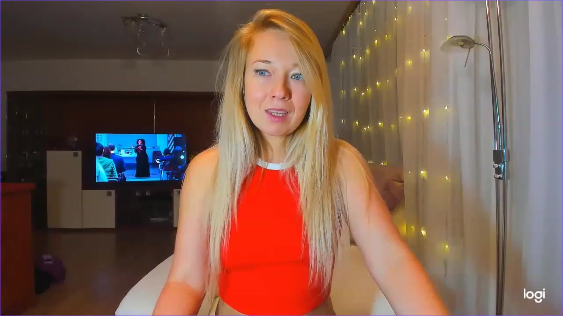 Gallery image thumbnail from LoraGlow's myfreecams stream on, 12/06/2022, 02:52 image 13 of 20