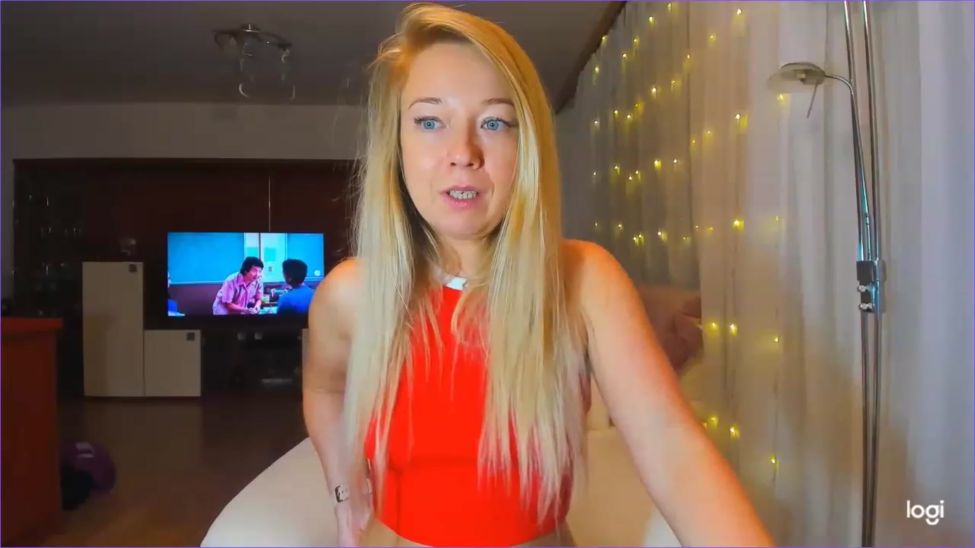 Gallery image thumbnail from LoraGlow's myfreecams stream on, 12/06/2022, 02:52 image 2 of 20