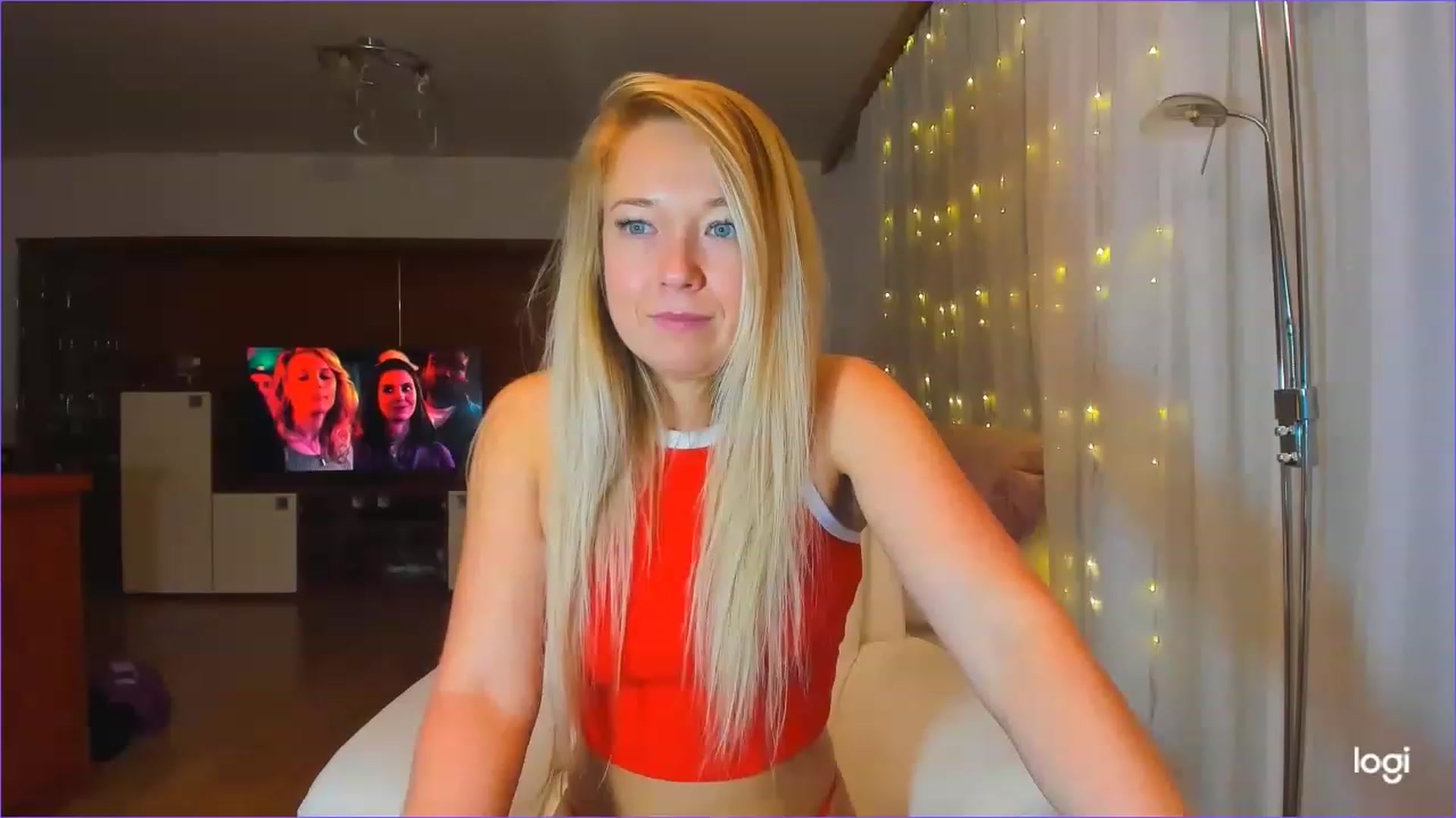 Gallery image thumbnail from LoraGlow's myfreecams stream on, 12/06/2022, 02:52 image 17 of 20