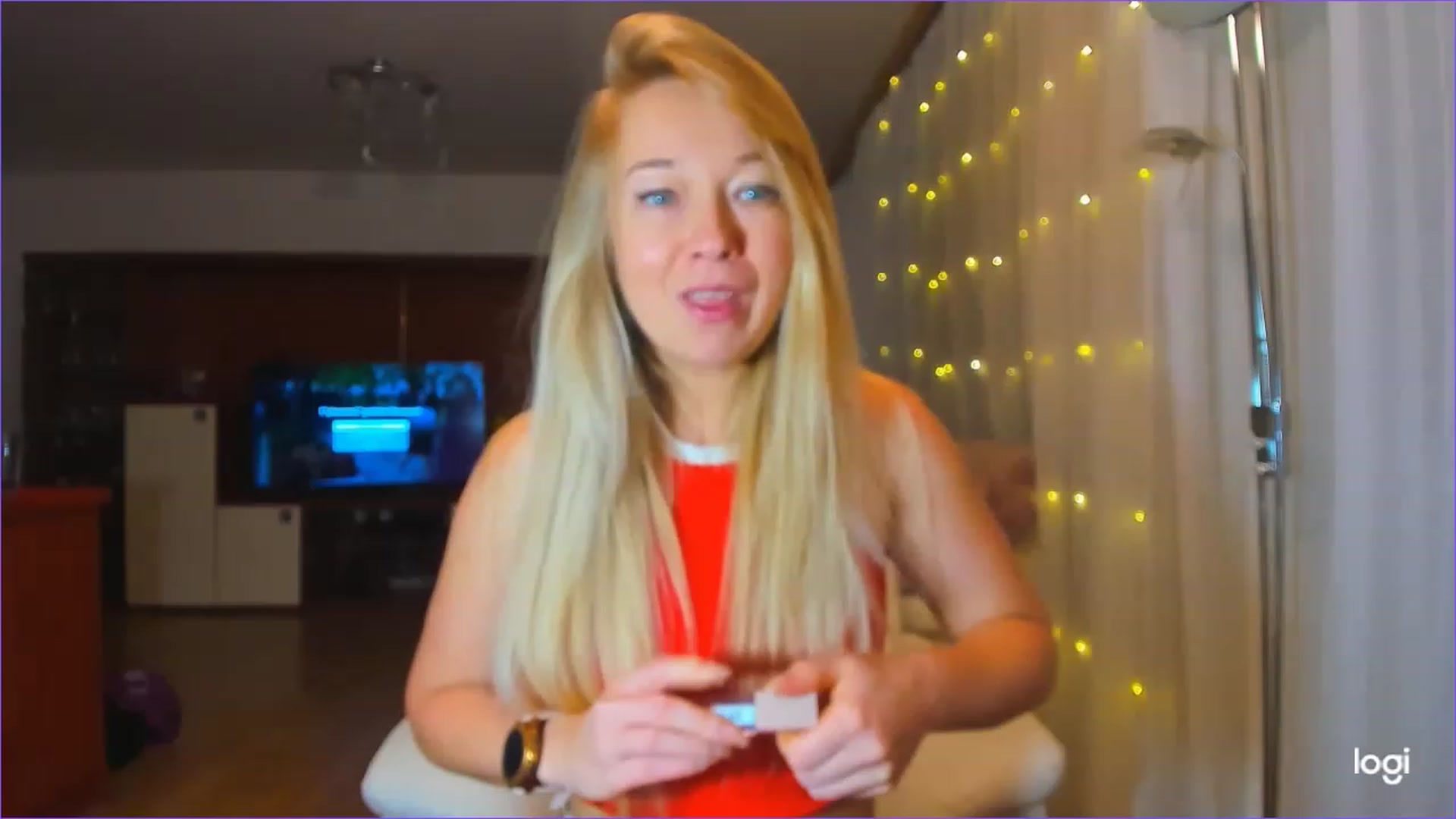 Gallery image thumbnail from LoraGlow's myfreecams stream on, 12/06/2022, 04:30 image 1 of 20