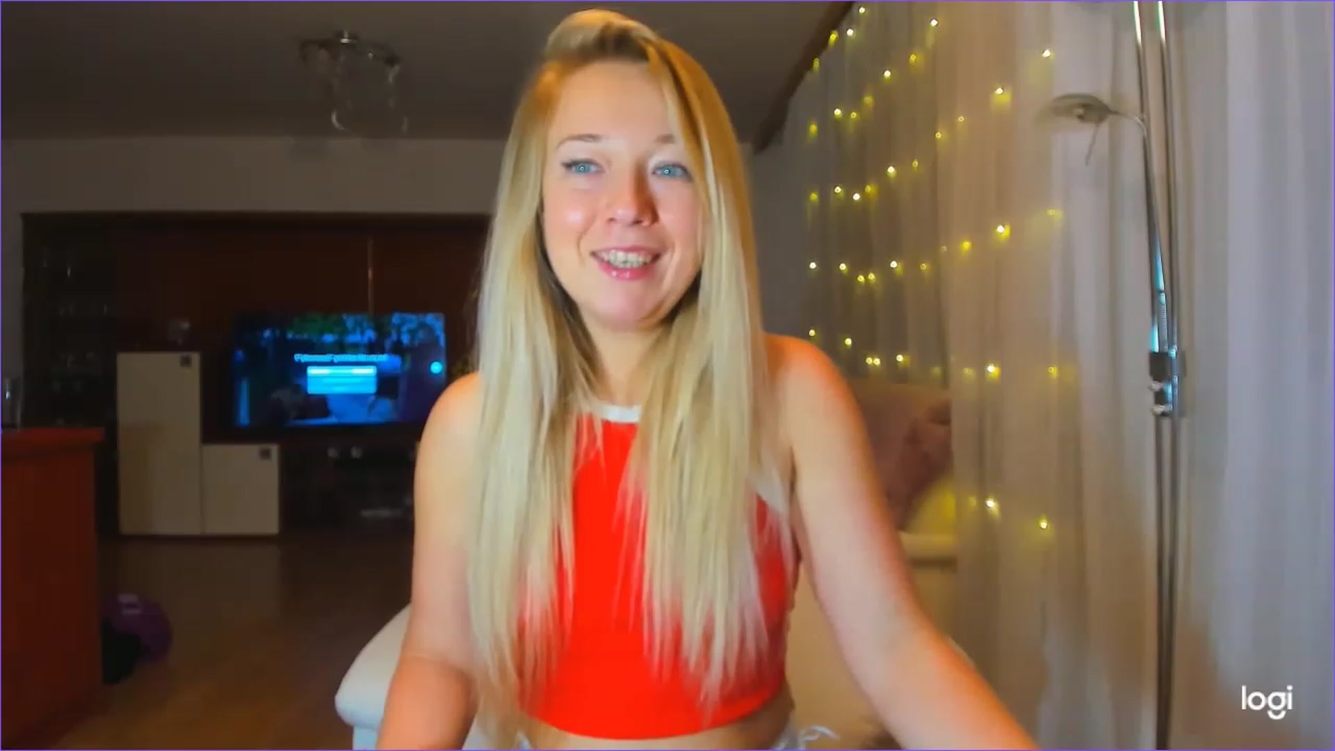Gallery image thumbnail from LoraGlow's myfreecams stream on, 12/06/2022, 04:30 image 4 of 20