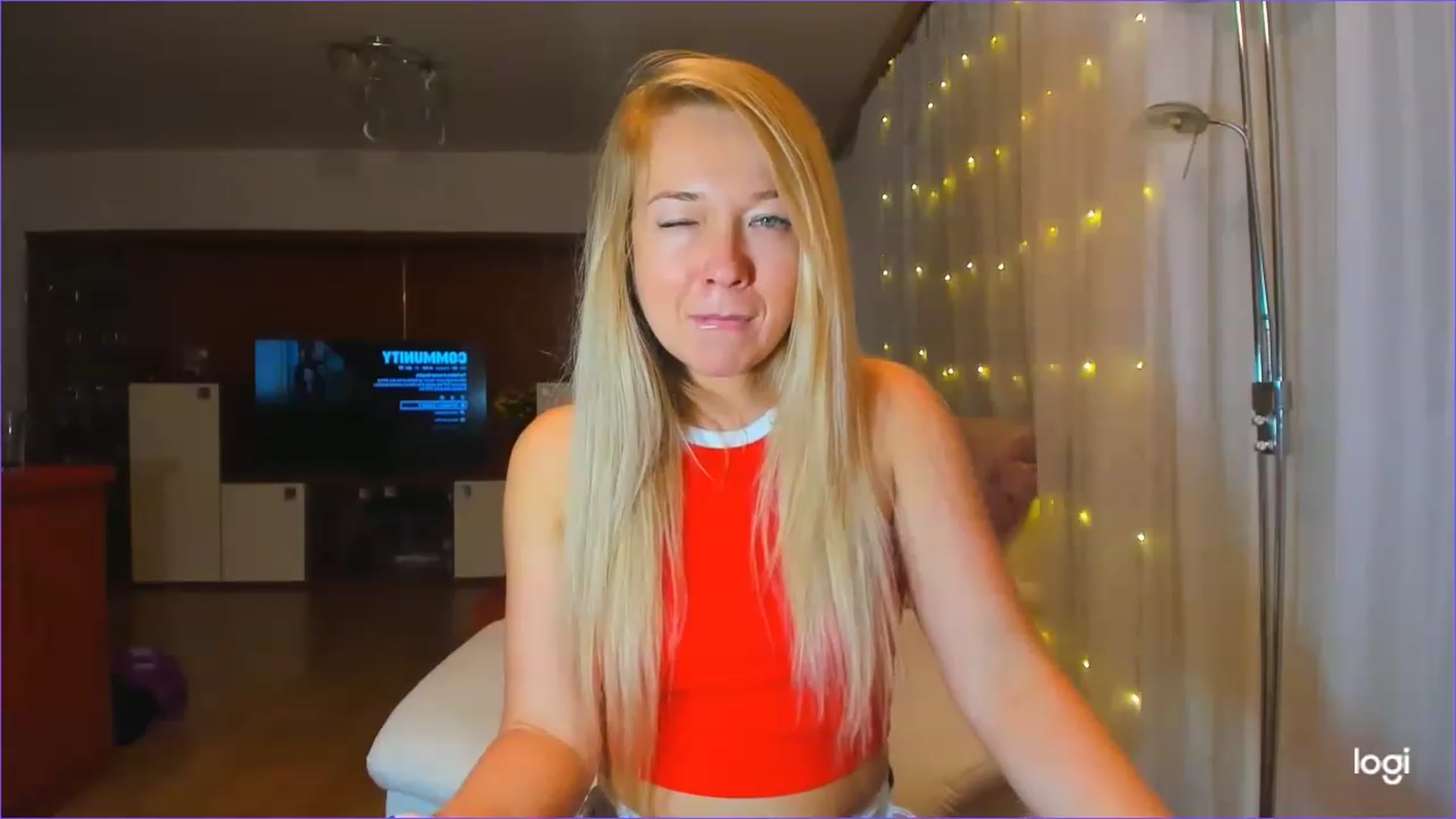 Gallery image thumbnail from LoraGlow's myfreecams stream on, 12/06/2022, 04:30 image 10 of 20