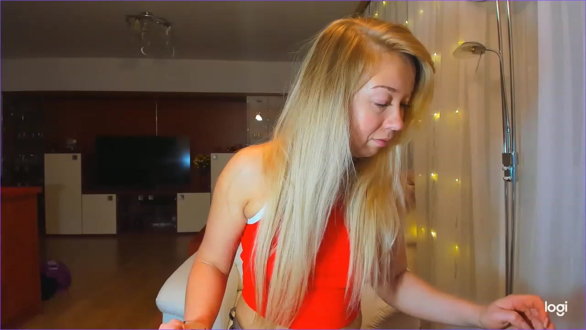 Gallery image thumbnail from LoraGlow's myfreecams stream on, 12/06/2022, 05:58 image 10 of 20