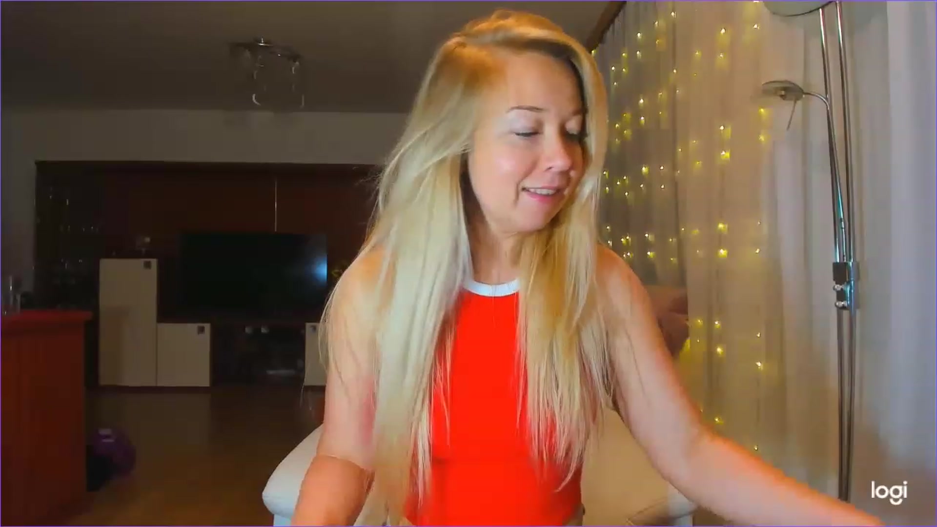 Gallery image thumbnail from LoraGlow's myfreecams stream on, 12/06/2022, 06:38 image 18 of 20