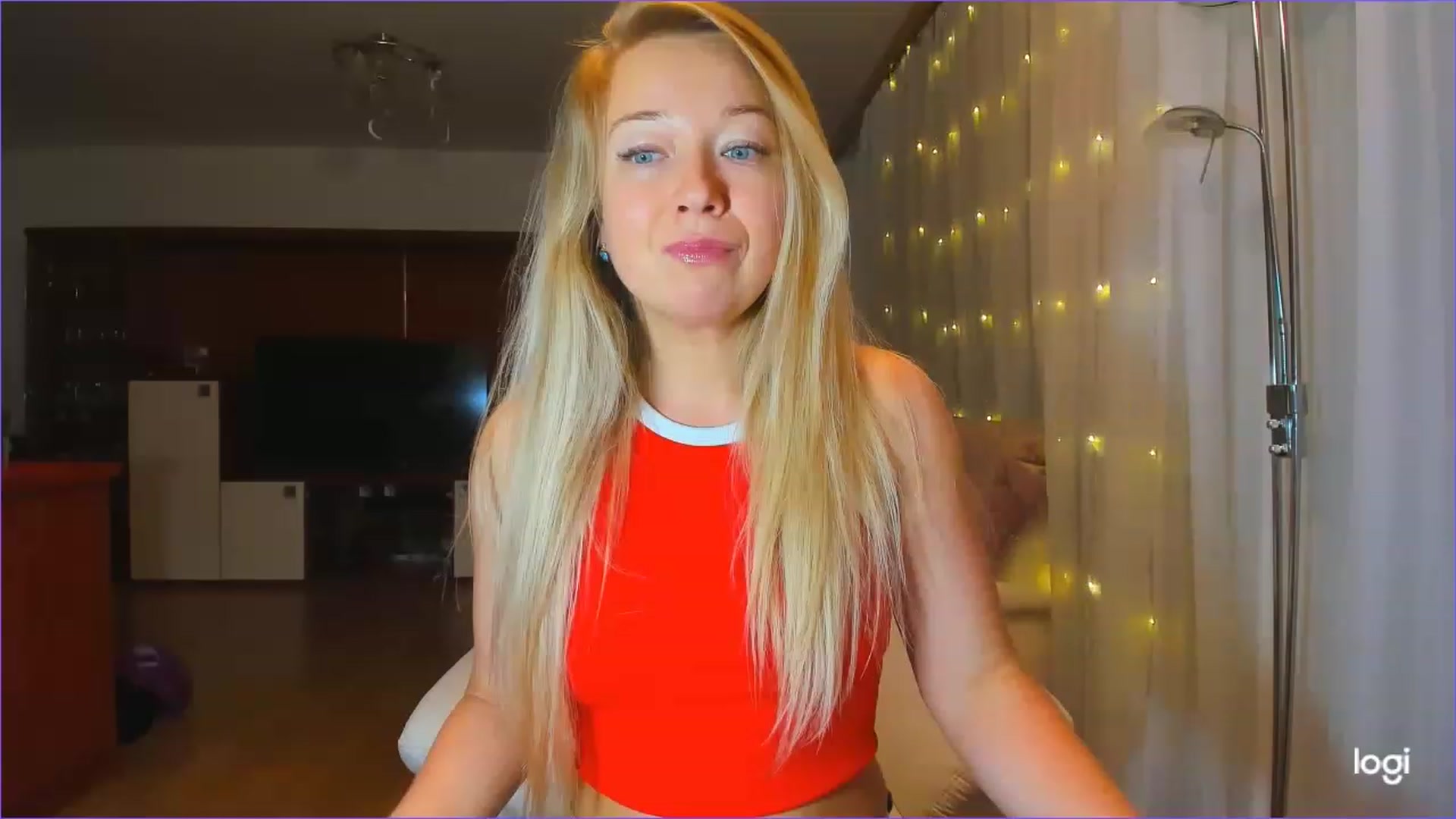 Gallery image thumbnail from LoraGlow's myfreecams stream on, 12/06/2022, 06:38 image 9 of 20