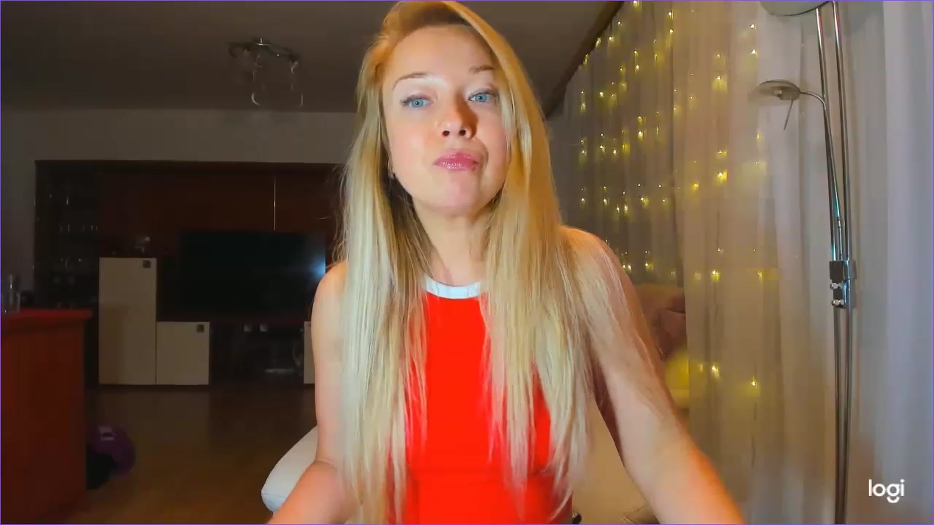 Gallery image thumbnail from LoraGlow's myfreecams stream on, 12/06/2022, 06:38 image 17 of 20
