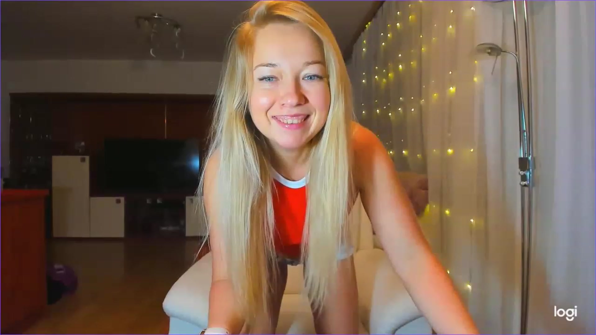 Gallery image thumbnail from LoraGlow's myfreecams stream on, 12/06/2022, 06:38 image 11 of 20
