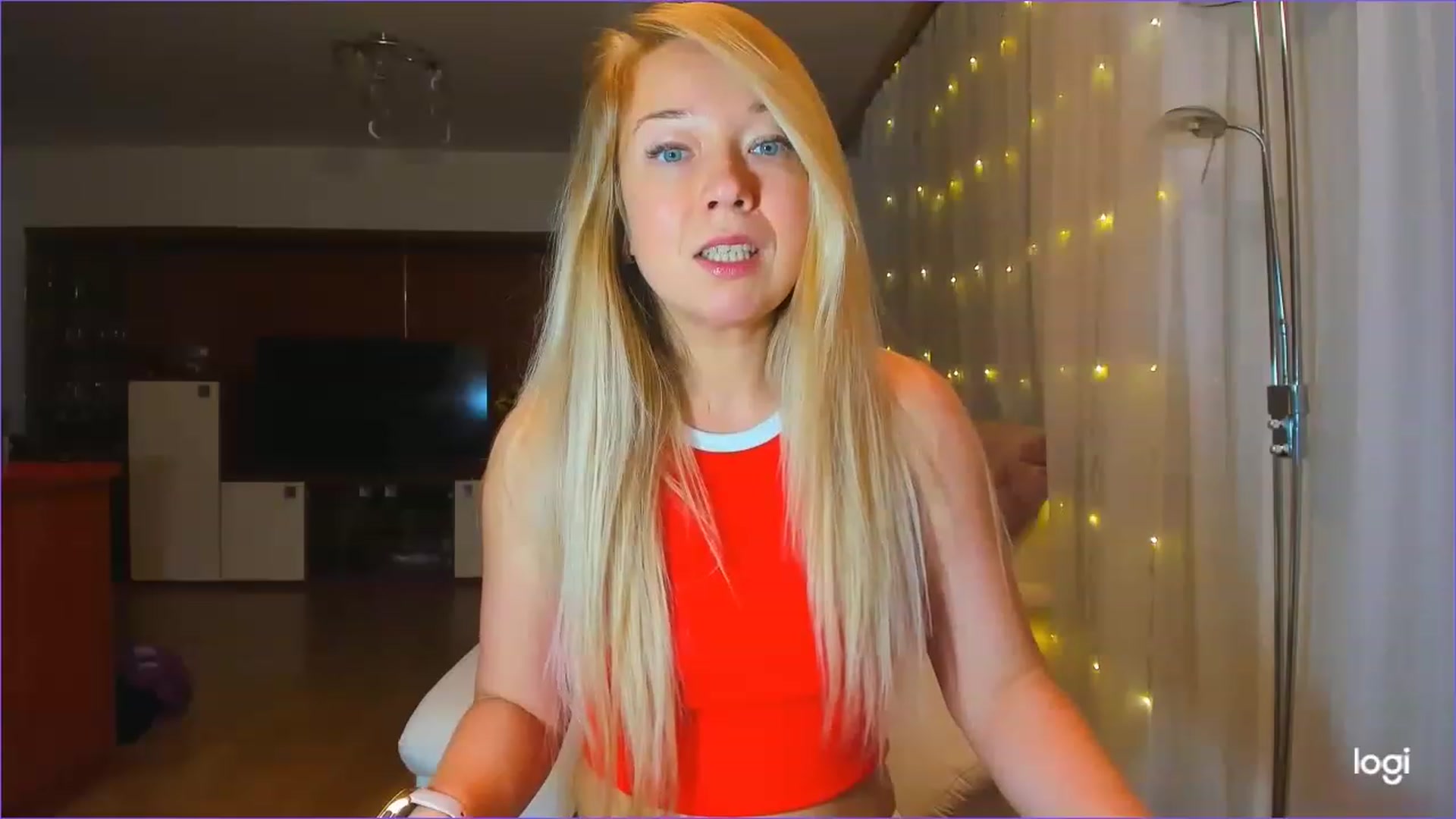Gallery image thumbnail from LoraGlow's myfreecams stream on, 12/06/2022, 06:38 image 7 of 20