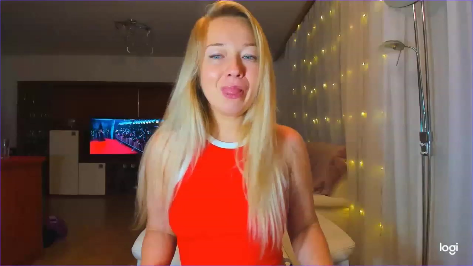 Gallery image thumbnail from LoraGlow's myfreecams stream on, 12/06/2022, 07:14 image 10 of 20