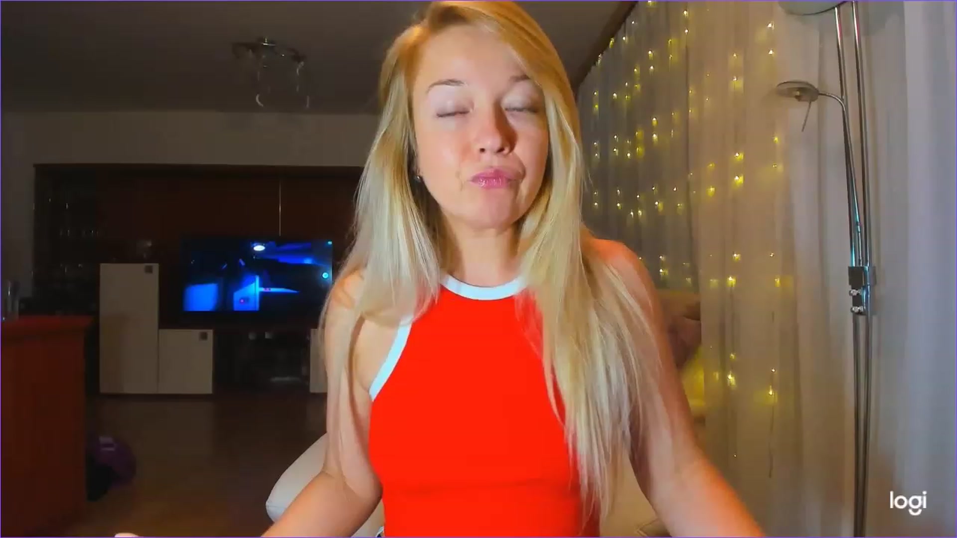 Gallery image thumbnail from LoraGlow's myfreecams stream on, 12/06/2022, 07:14 image 8 of 20