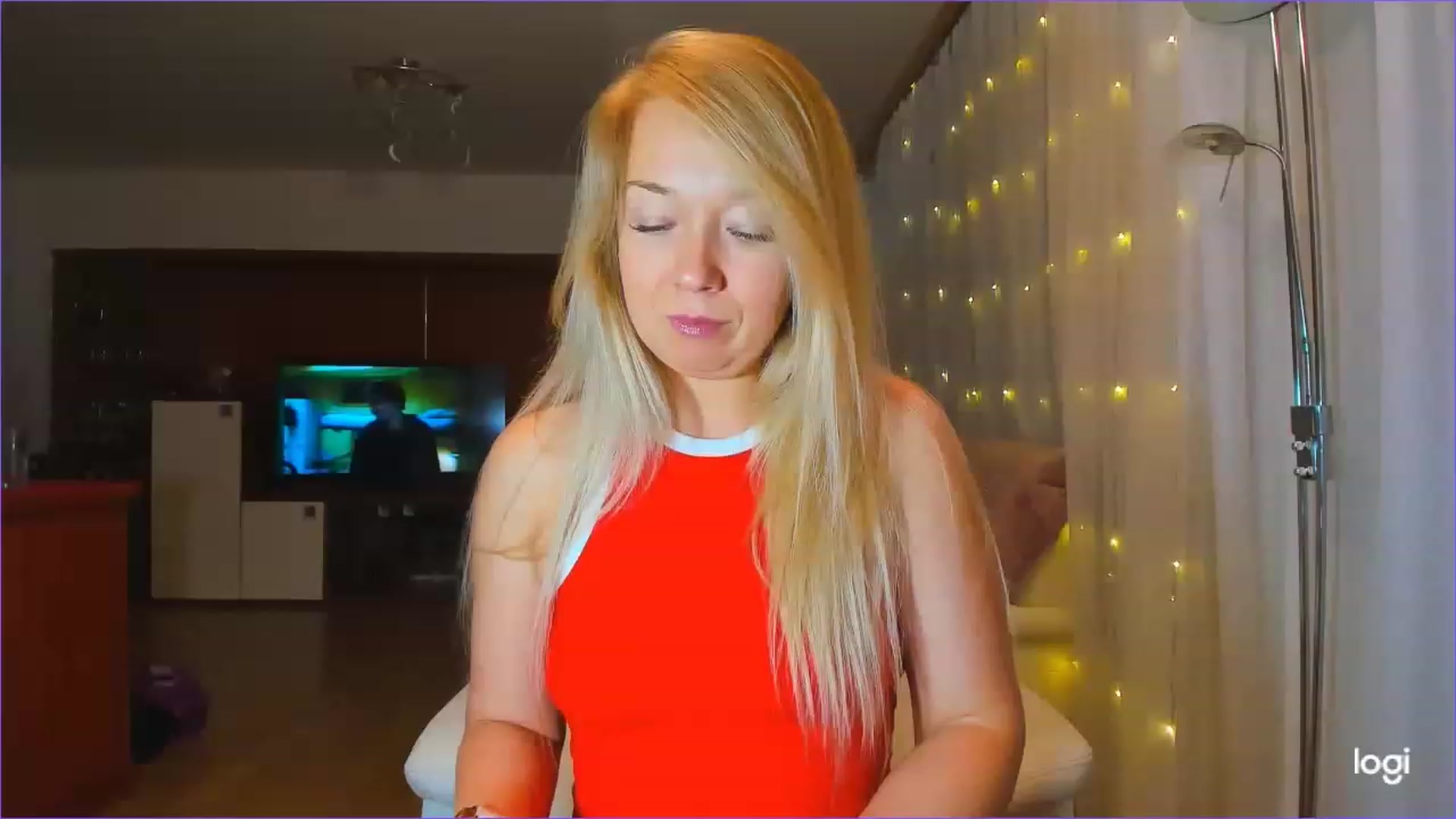 Gallery image thumbnail from LoraGlow's myfreecams stream on, 12/06/2022, 07:14 image 9 of 20