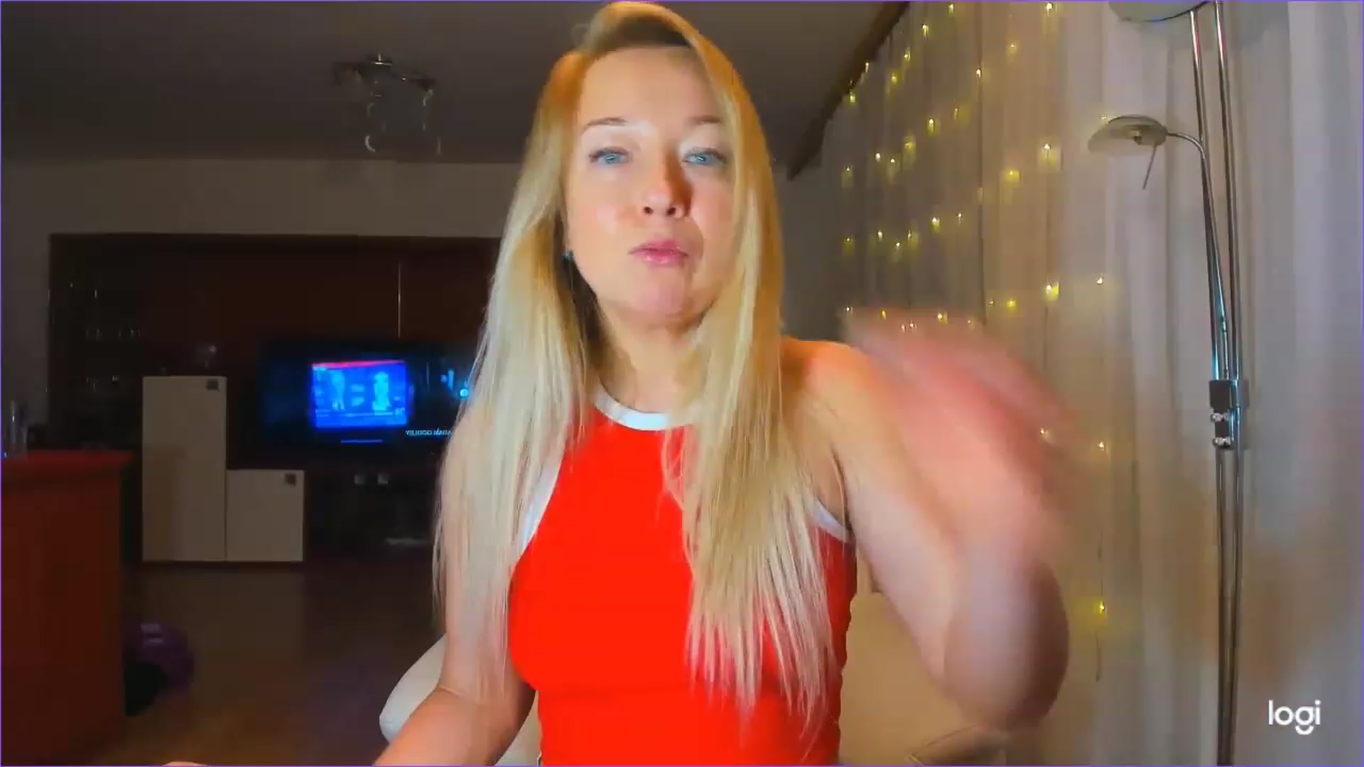 Gallery image thumbnail from LoraGlow's myfreecams stream on, 12/06/2022, 07:14 image 11 of 20