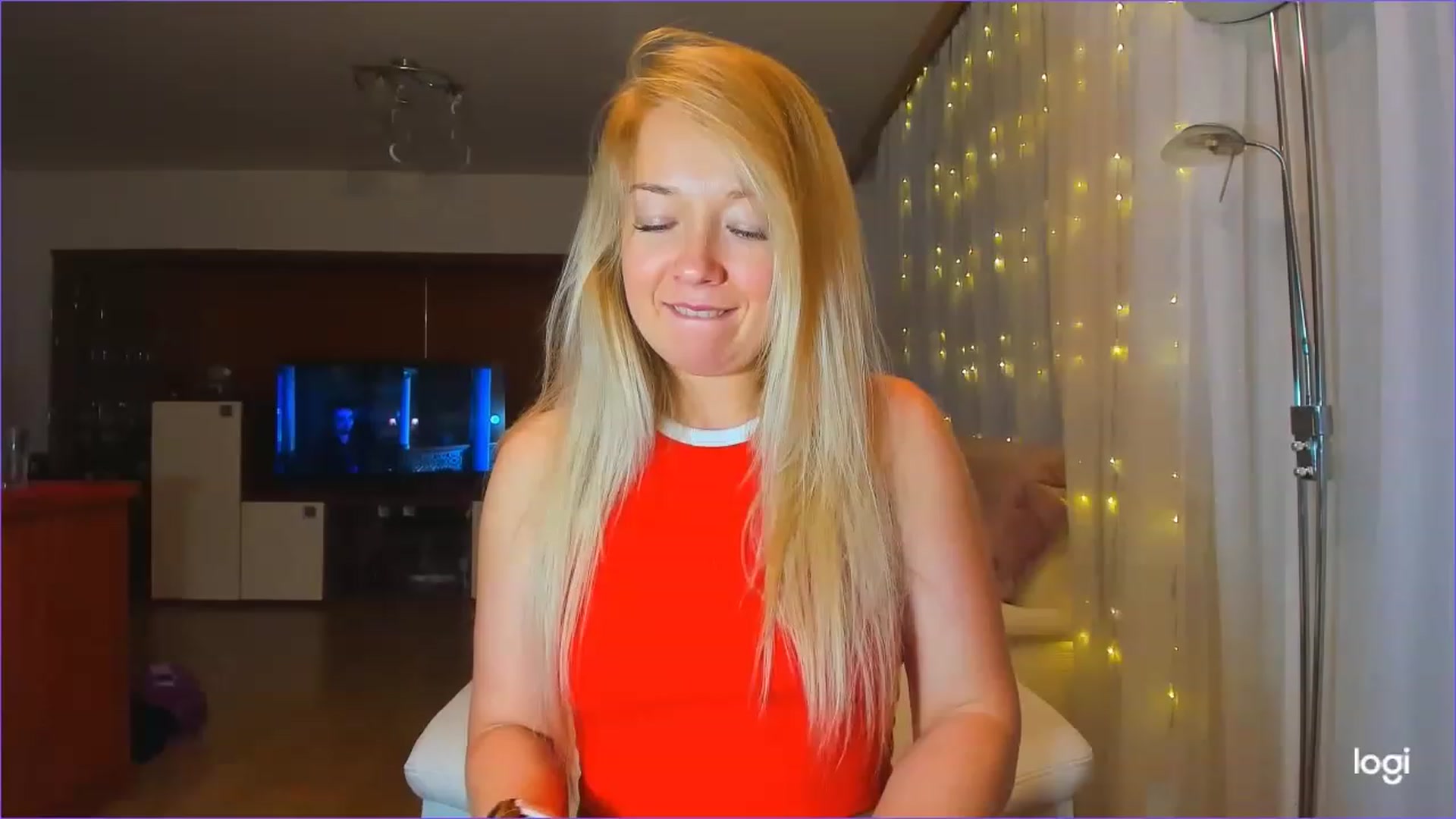 Gallery image thumbnail from LoraGlow's myfreecams stream on, 12/06/2022, 07:14 image 17 of 20