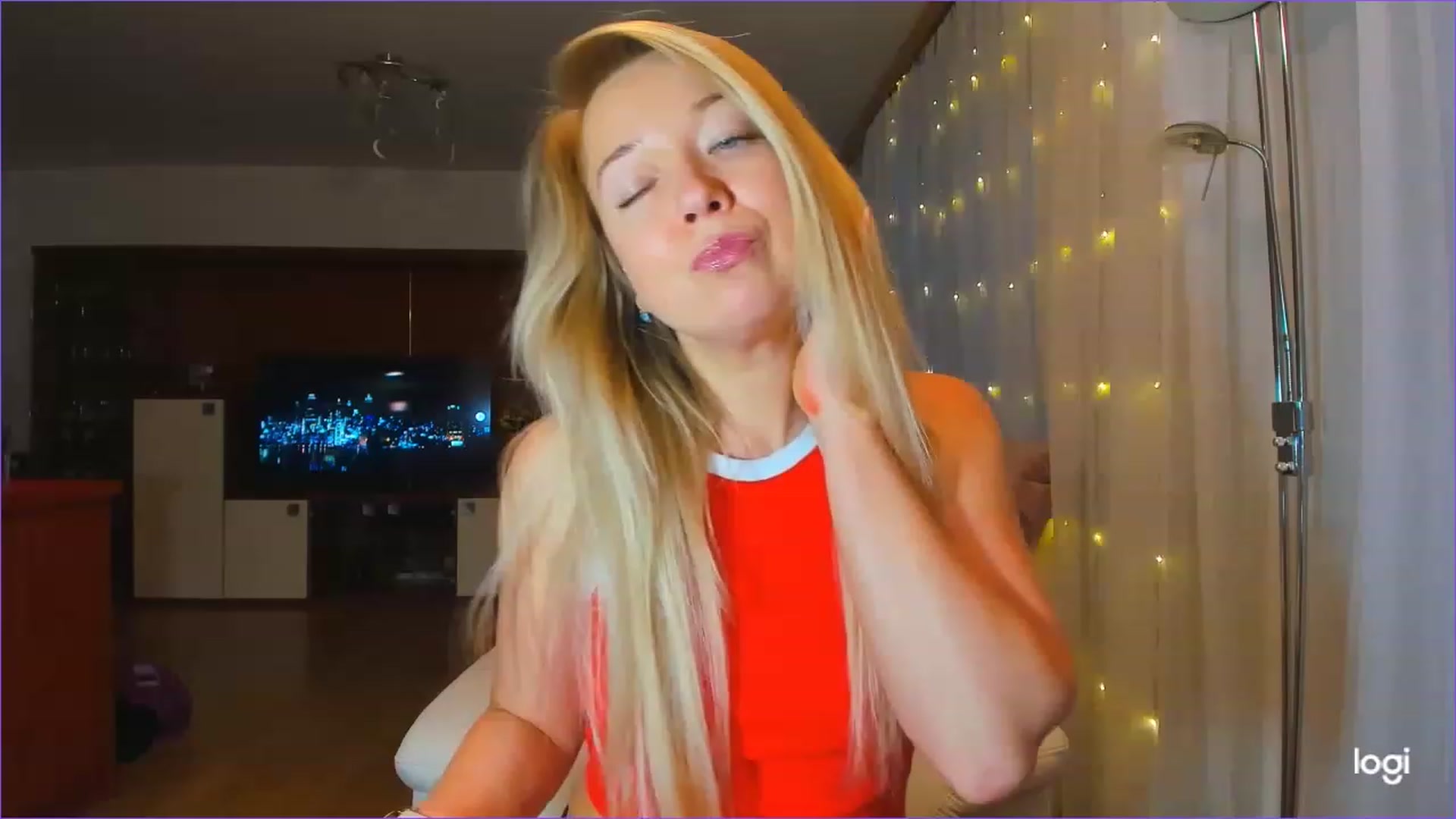 Gallery image thumbnail from LoraGlow's myfreecams stream on, 12/06/2022, 07:49 image 12 of 20