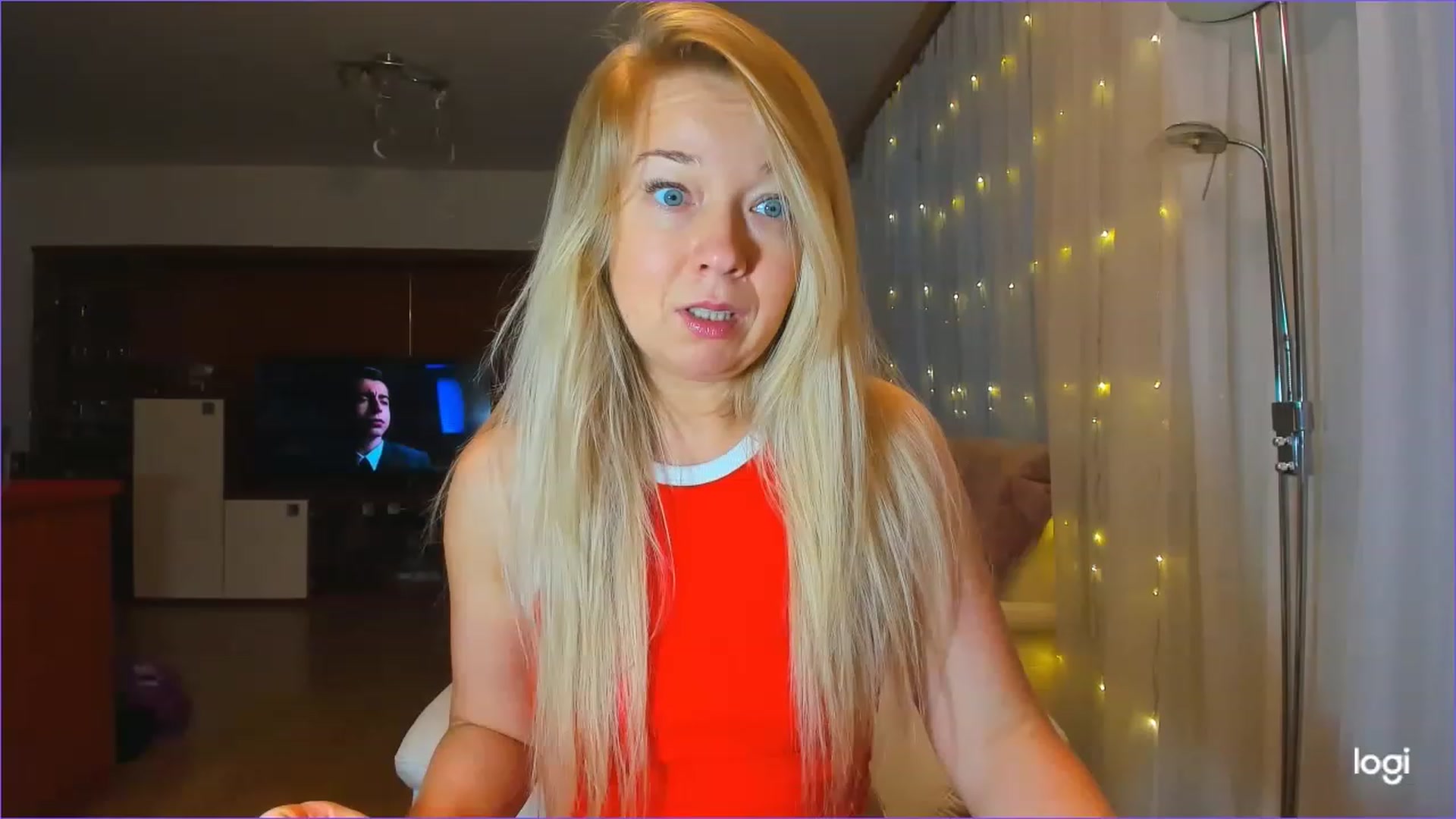 Gallery image thumbnail from LoraGlow's myfreecams stream on, 12/06/2022, 07:49 image 15 of 20