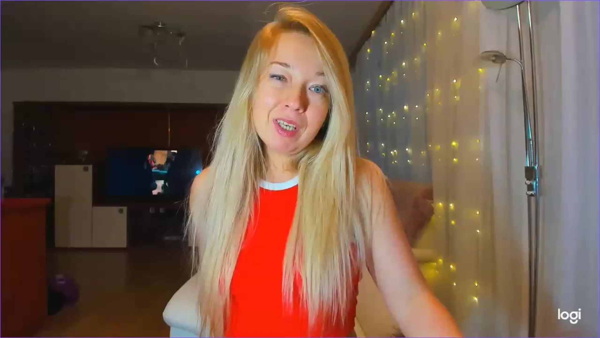 Gallery image thumbnail from LoraGlow's myfreecams stream on, 12/06/2022, 07:49 image 17 of 20