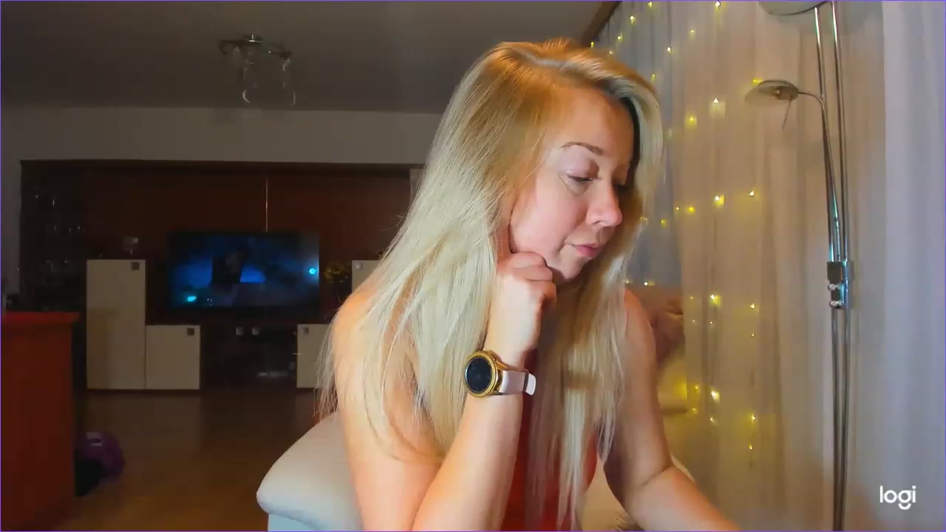 Gallery image thumbnail from LoraGlow's myfreecams stream on, 12/06/2022, 07:49 image 11 of 20