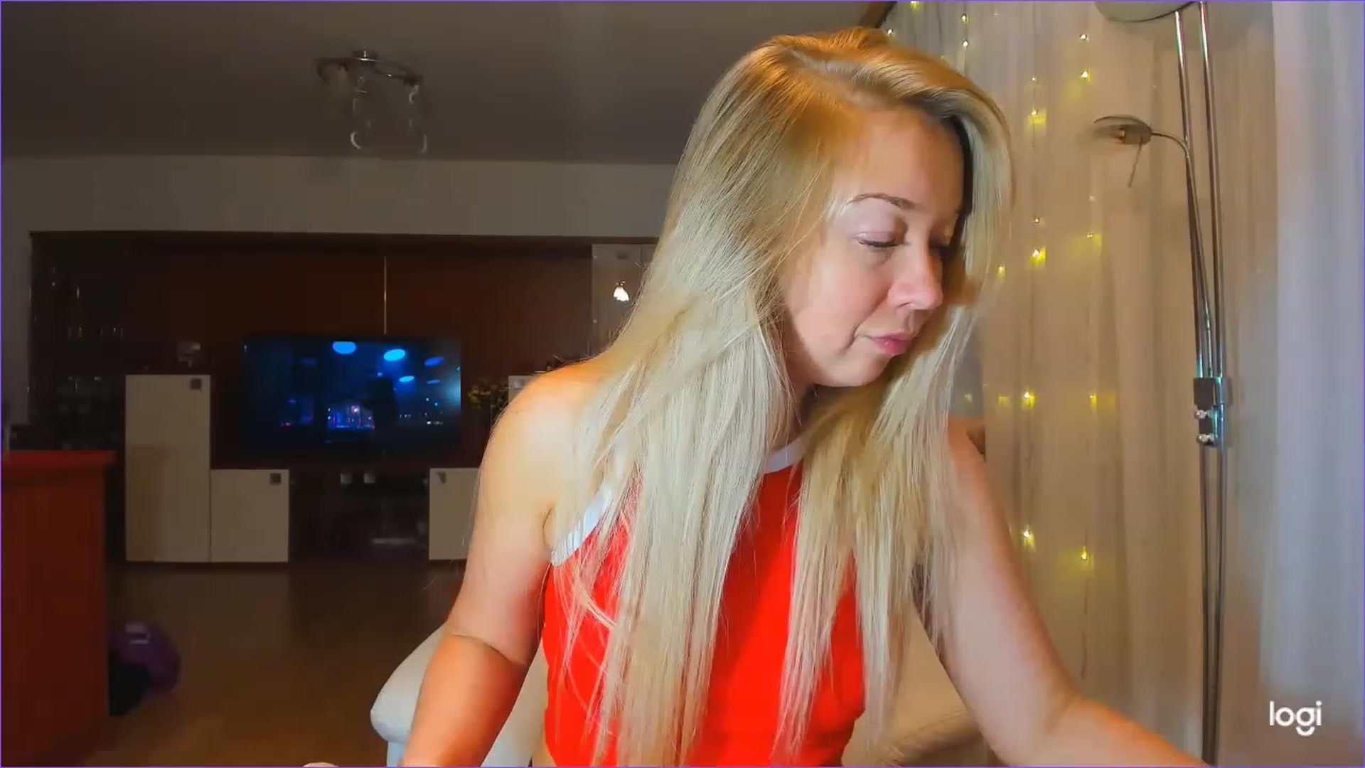 Gallery image thumbnail from LoraGlow's myfreecams stream on, 12/06/2022, 07:49 image 10 of 20