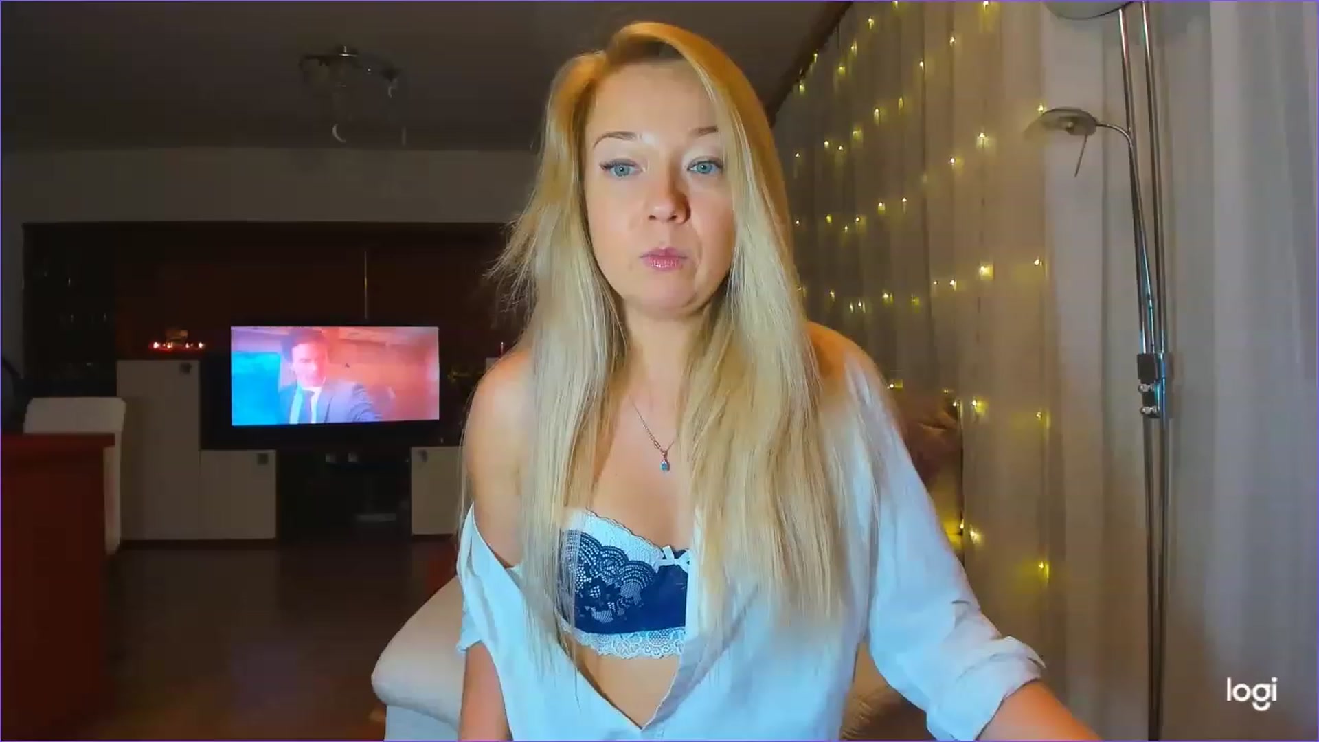 Gallery image thumbnail from LoraGlow's myfreecams stream on, 12/06/2022, 22:12 image 15 of 20