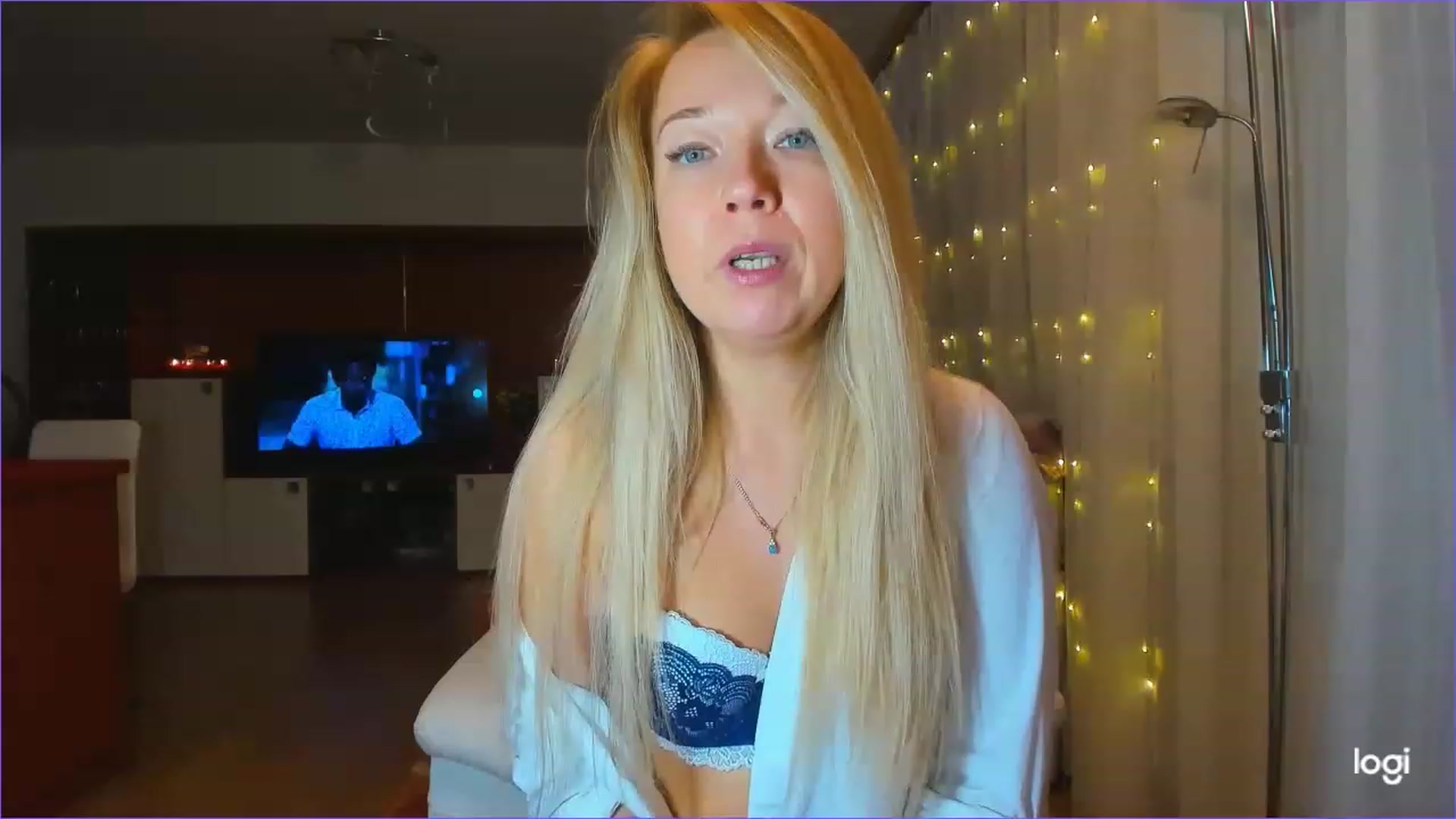 Gallery image thumbnail from LoraGlow's myfreecams stream on, 12/06/2022, 22:12 image 19 of 20