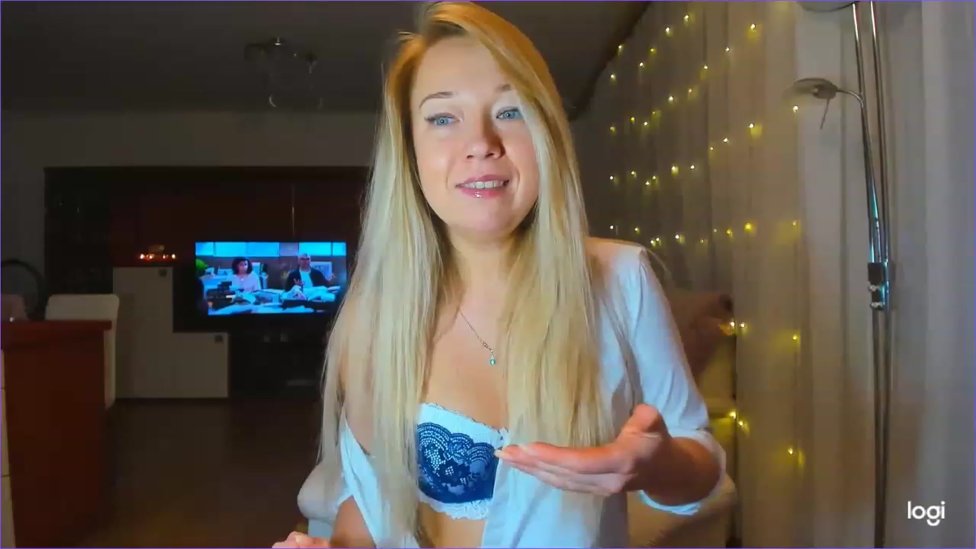 Gallery image thumbnail from LoraGlow's myfreecams stream on, 12/06/2022, 22:12 image 5 of 20