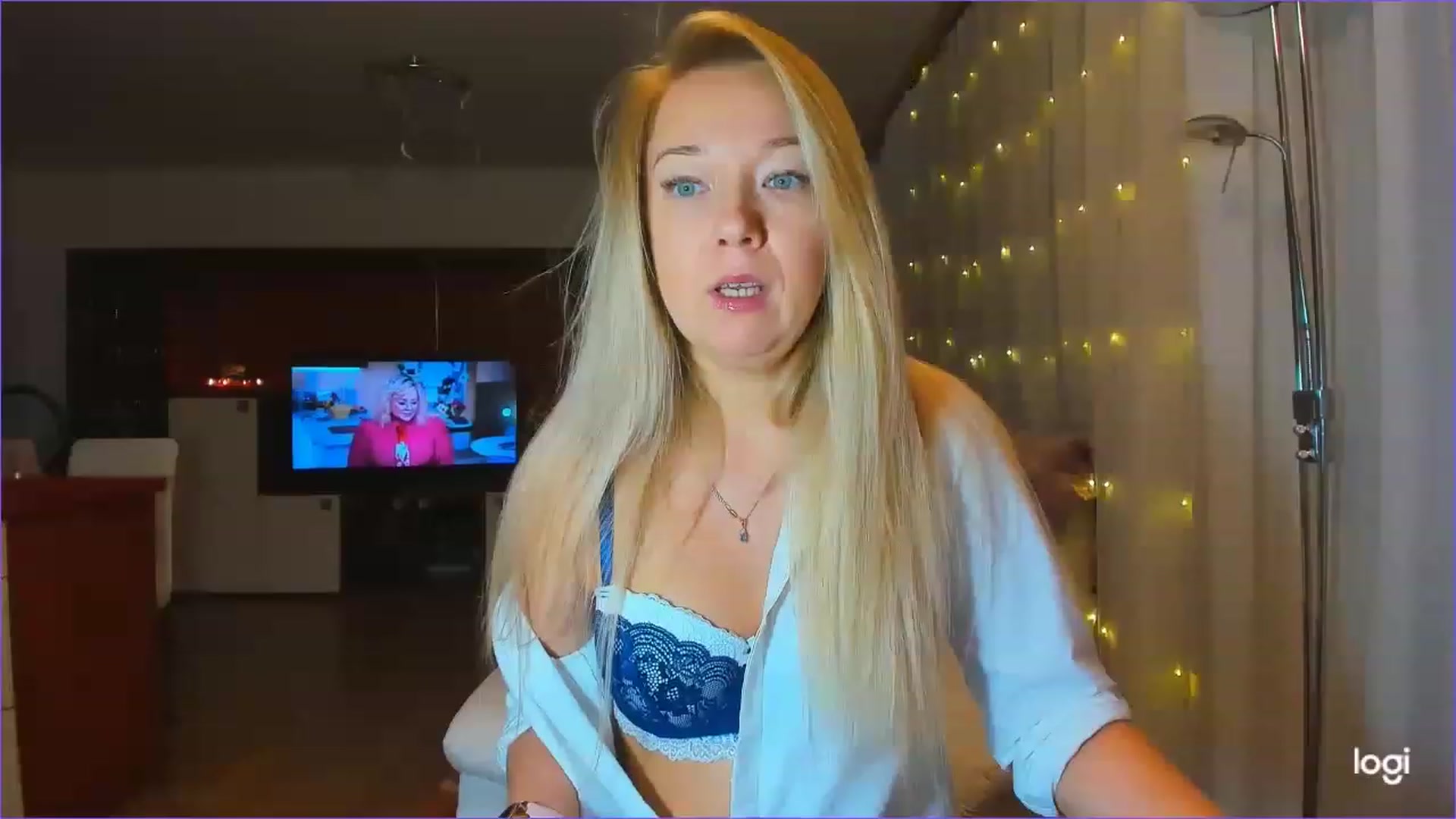 Gallery image thumbnail from LoraGlow's myfreecams stream on, 12/06/2022, 22:12 image 1 of 20