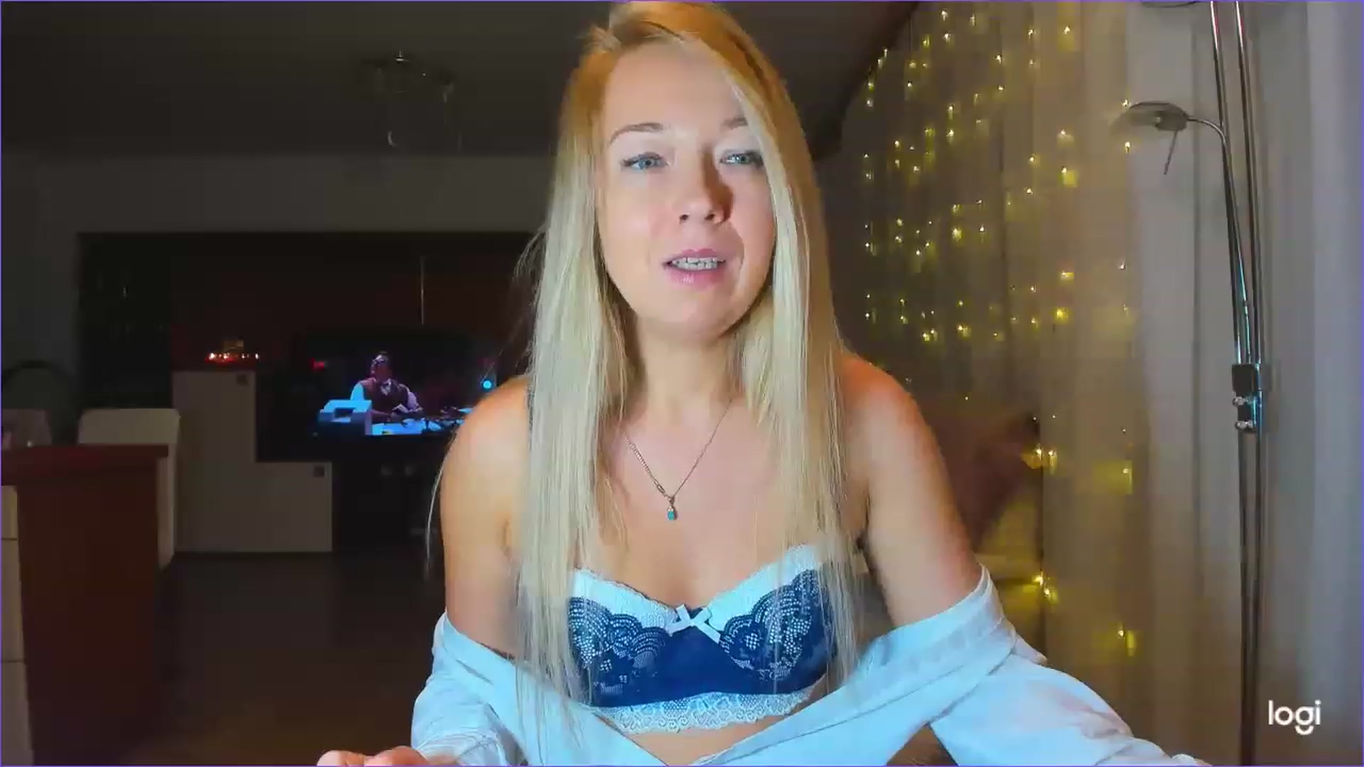 Gallery image thumbnail from LoraGlow's myfreecams stream on, 12/06/2022, 23:21 image 19 of 20