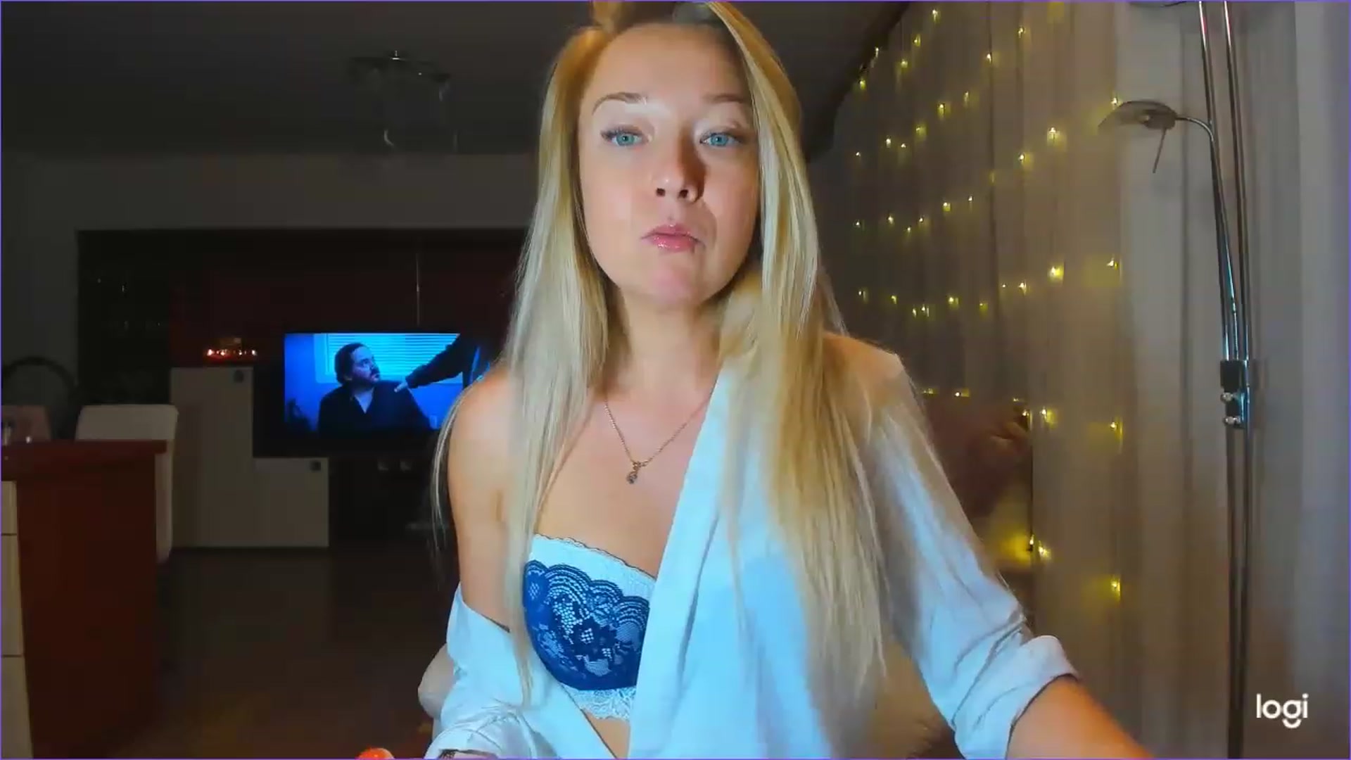 Gallery image thumbnail from LoraGlow's myfreecams stream on, 12/06/2022, 23:21 image 10 of 20