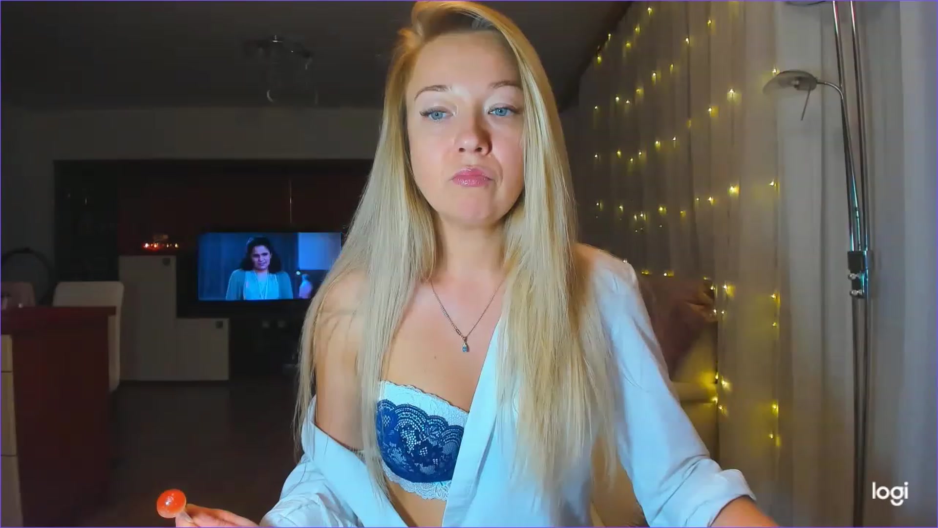 Gallery image thumbnail from LoraGlow's myfreecams stream on, 12/06/2022, 23:21 image 14 of 20