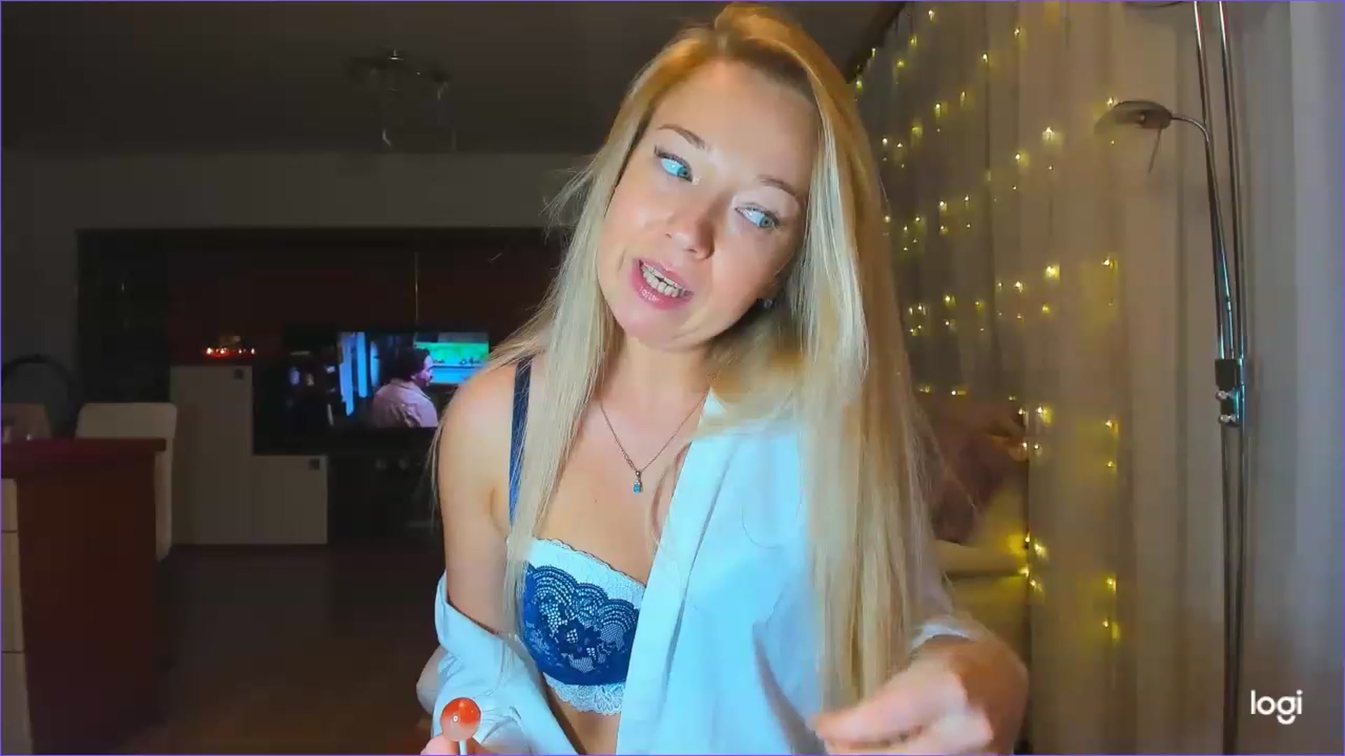 Gallery image thumbnail from LoraGlow's myfreecams stream on, 12/06/2022, 23:21 image 12 of 20