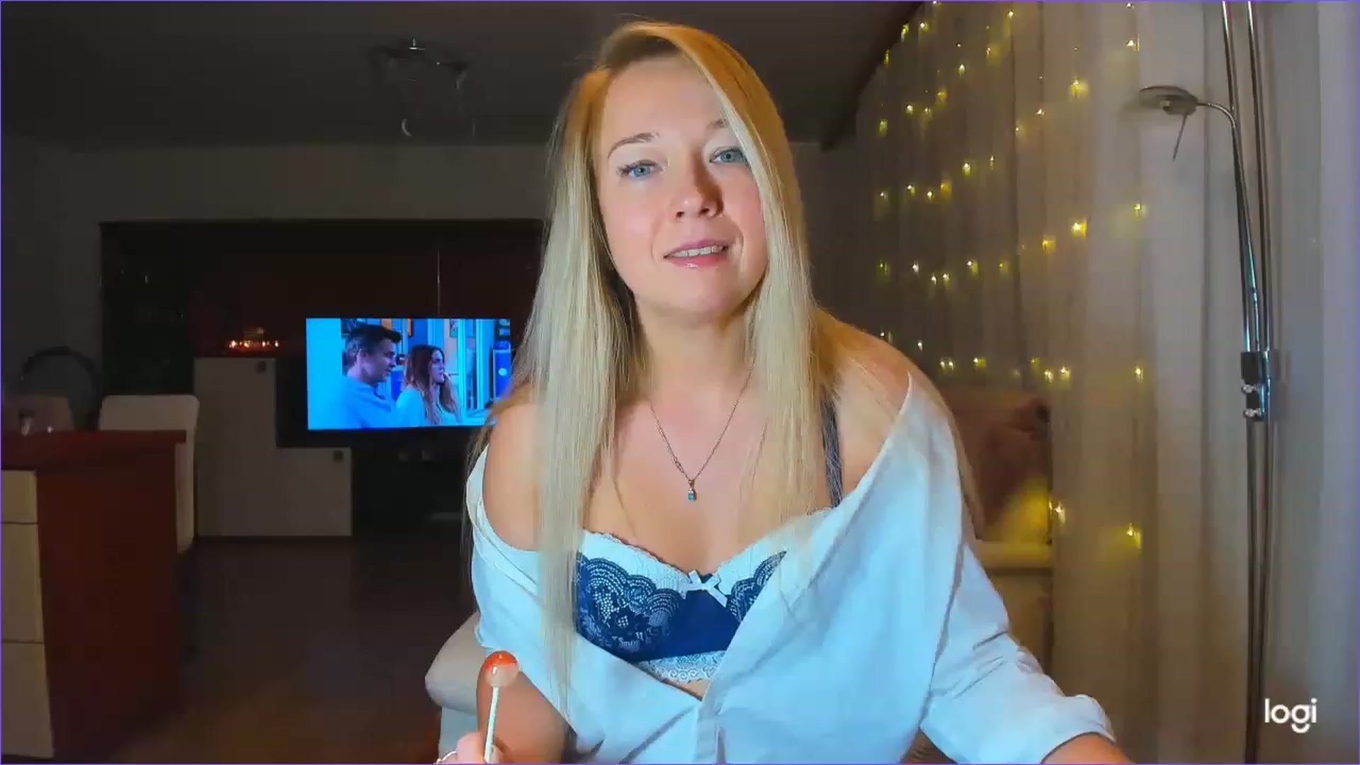 Gallery image thumbnail from LoraGlow's myfreecams stream on, 12/07/2022, 01:30 image 1 of 20