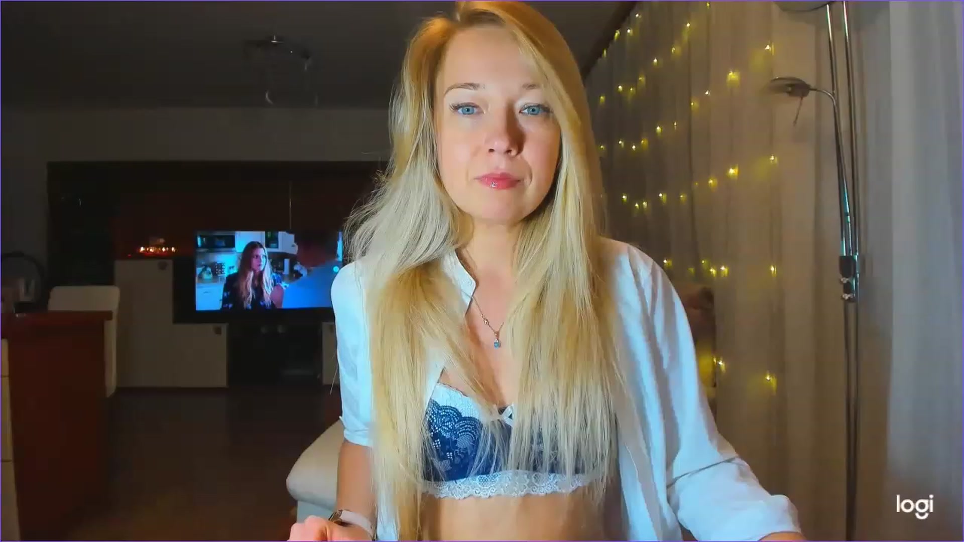 Gallery image thumbnail from LoraGlow's myfreecams stream on, 12/07/2022, 03:30 image 7 of 20