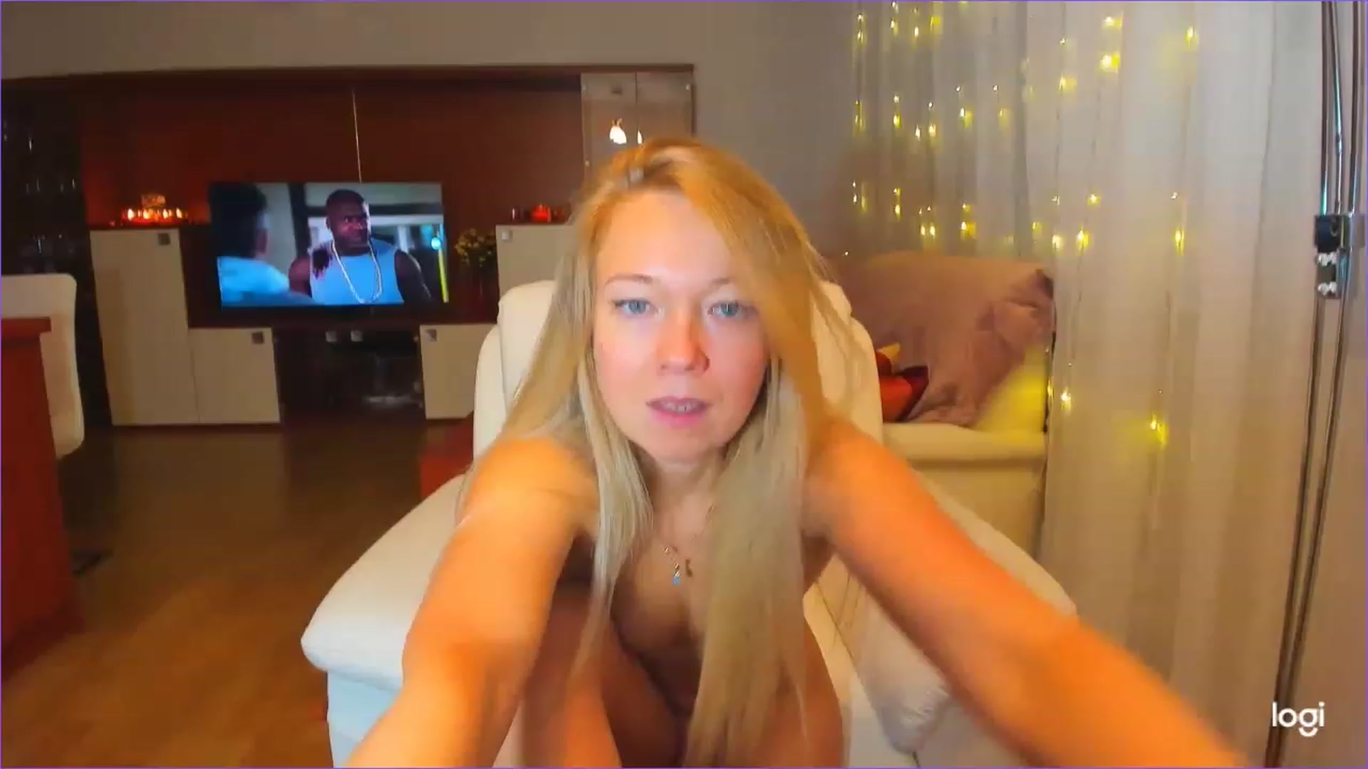 Gallery image thumbnail from LoraGlow's myfreecams stream on, 12/07/2022, 03:30 image 20 of 20