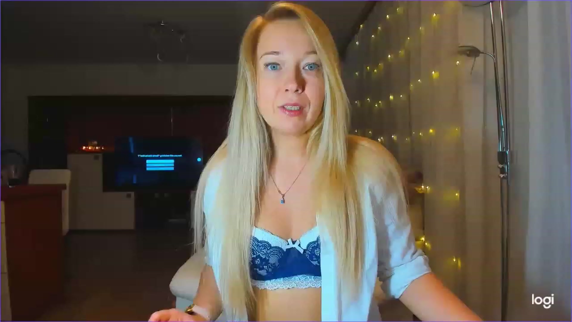 Gallery image thumbnail from LoraGlow's myfreecams stream on, 12/07/2022, 03:30 image 2 of 20