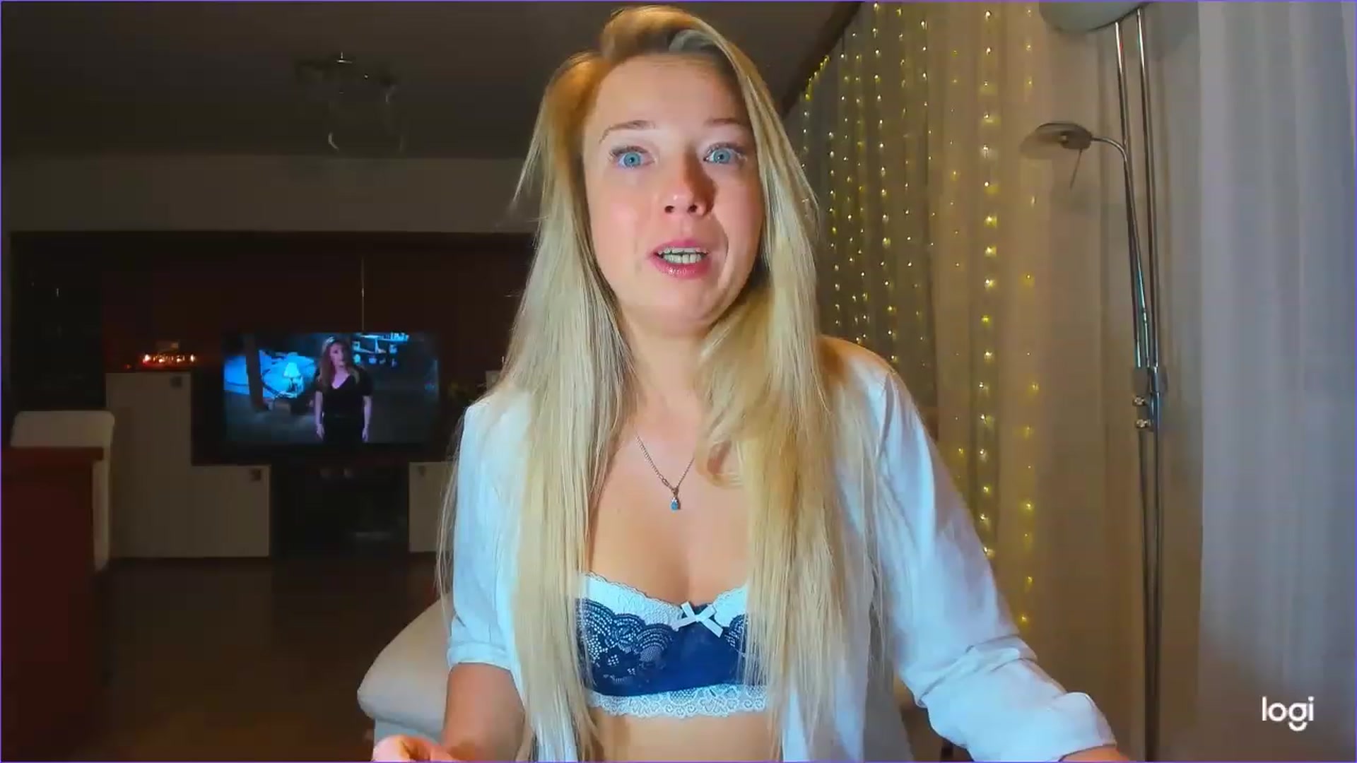 Gallery image thumbnail from LoraGlow's myfreecams stream on, 12/07/2022, 06:08 image 8 of 20