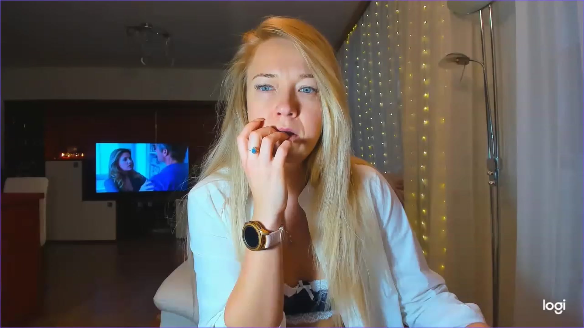 Gallery image thumbnail from LoraGlow's myfreecams stream on, 12/07/2022, 07:02 image 15 of 20