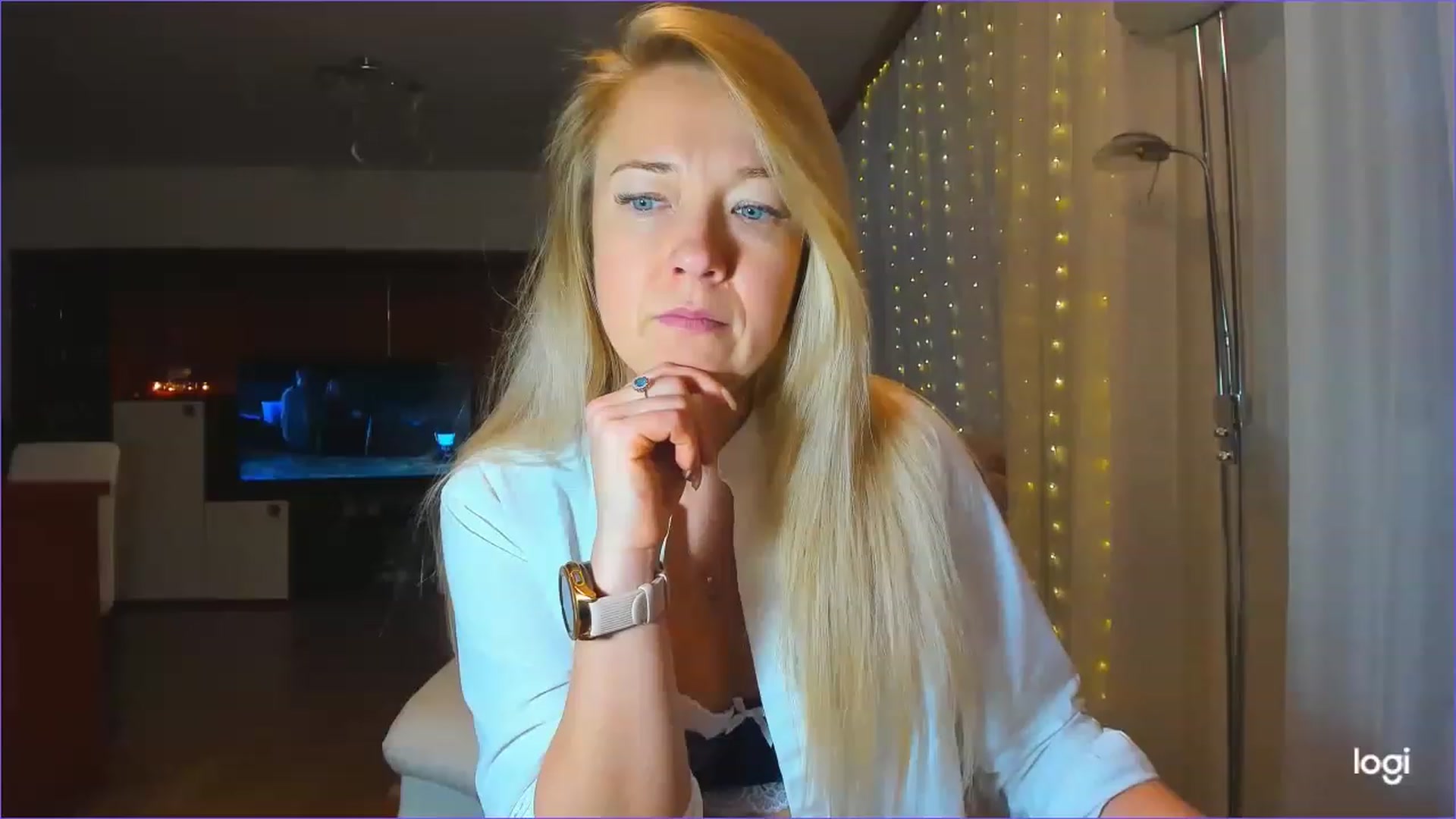 Gallery image thumbnail from LoraGlow's myfreecams stream on, 12/07/2022, 07:02 image 10 of 20