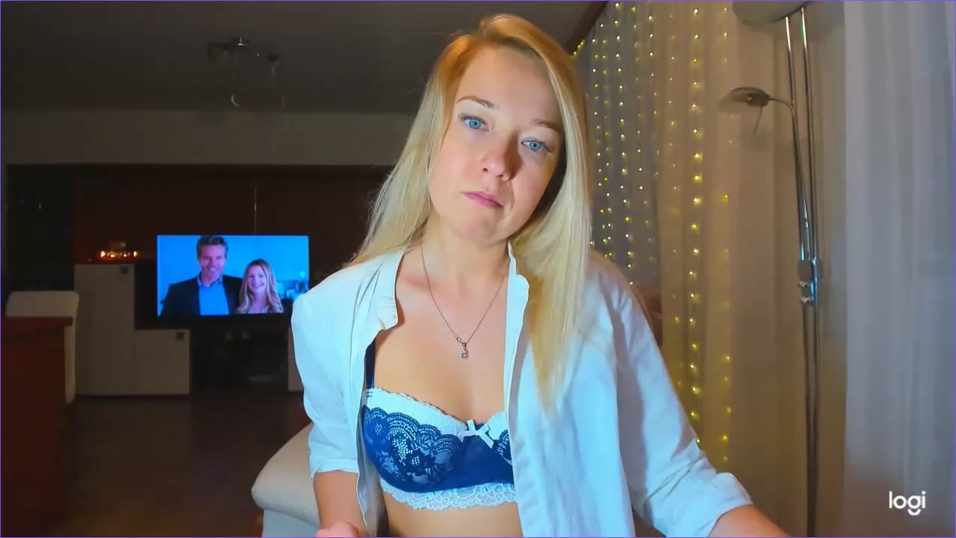 Gallery image thumbnail from LoraGlow's myfreecams stream on, 12/07/2022, 07:02 image 6 of 20