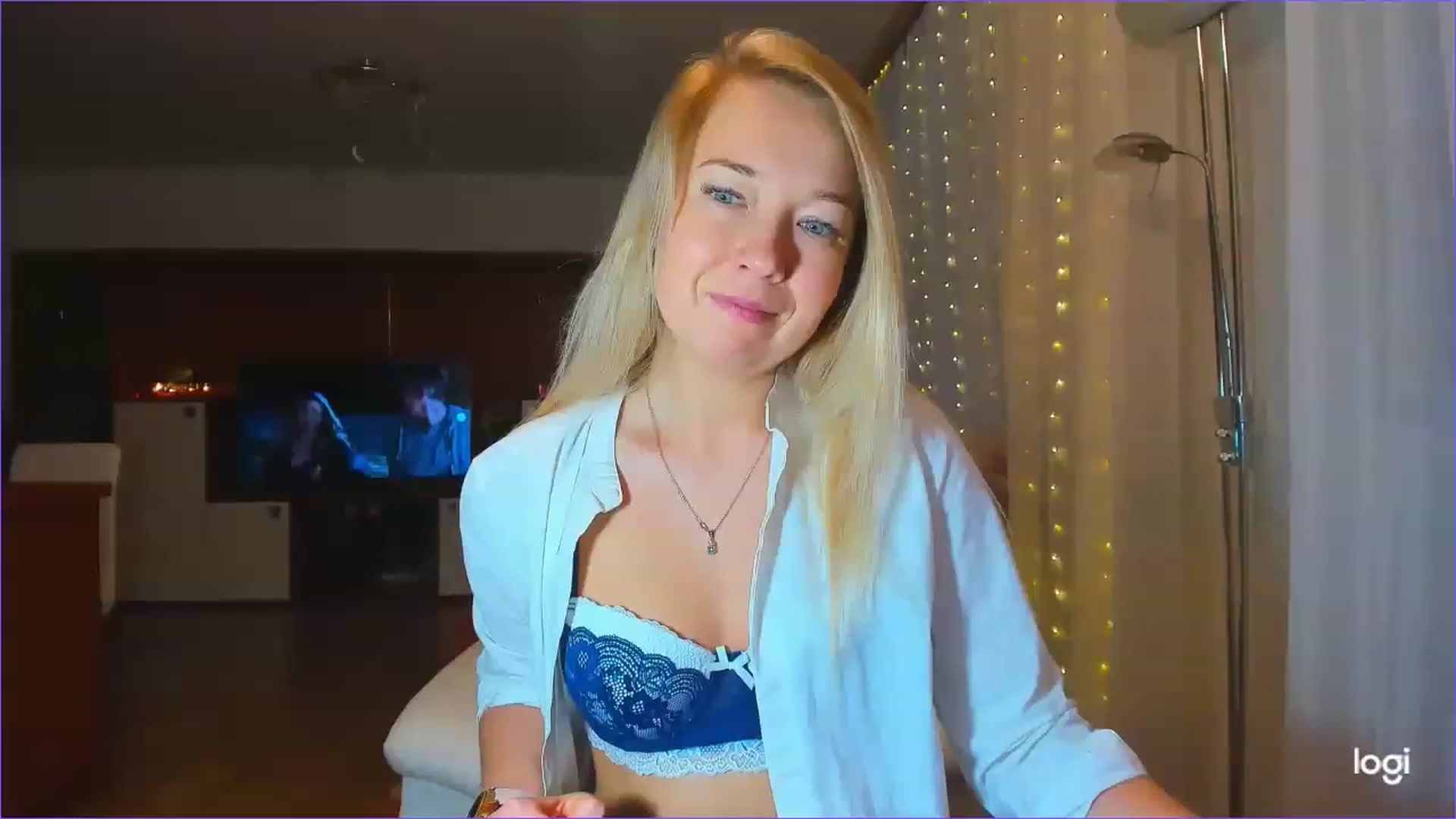 Gallery image thumbnail from LoraGlow's myfreecams stream on, 12/07/2022, 07:02 image 7 of 20
