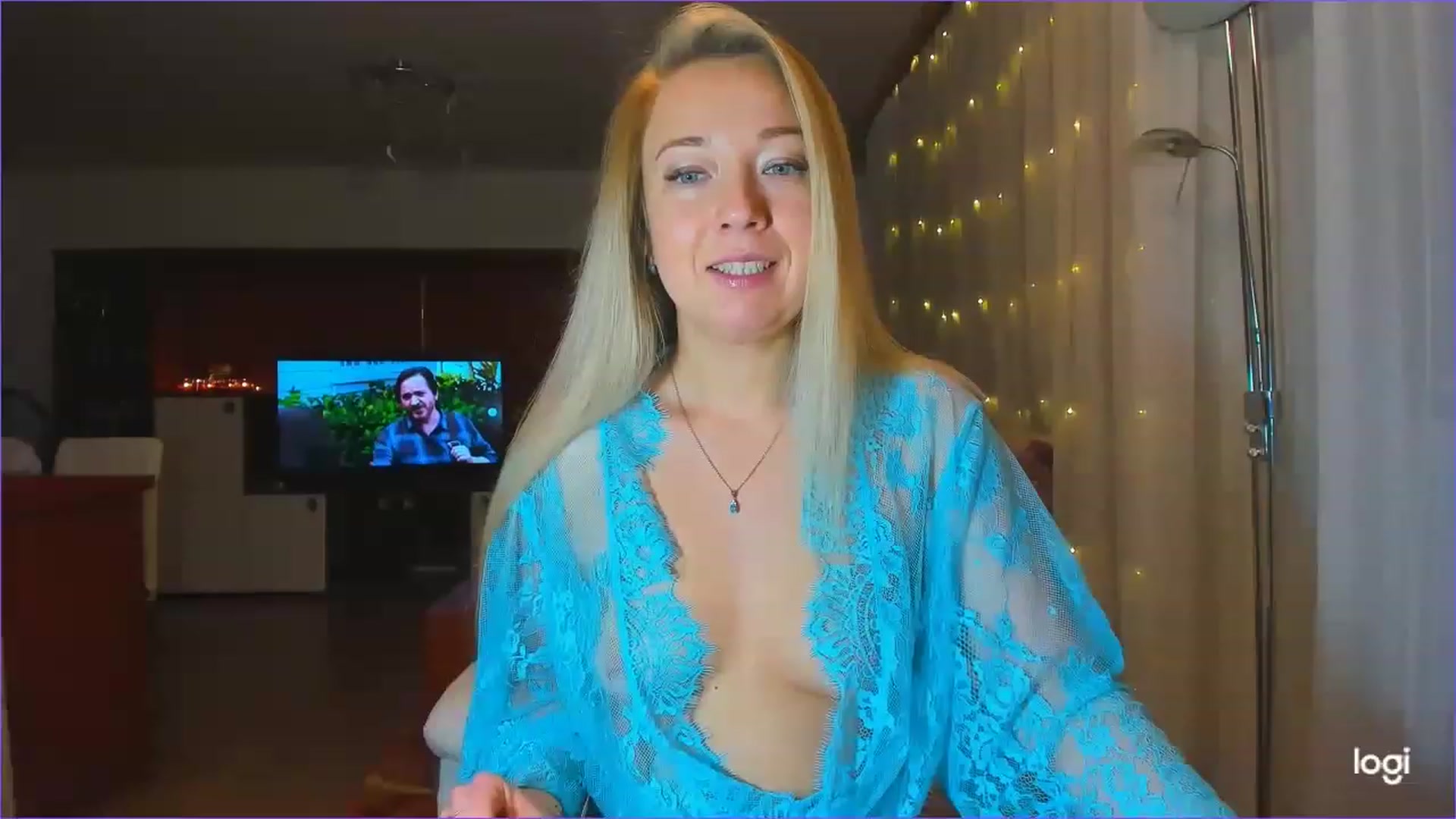 Gallery image thumbnail from LoraGlow's myfreecams stream on, 12/07/2022, 21:21 image 15 of 20
