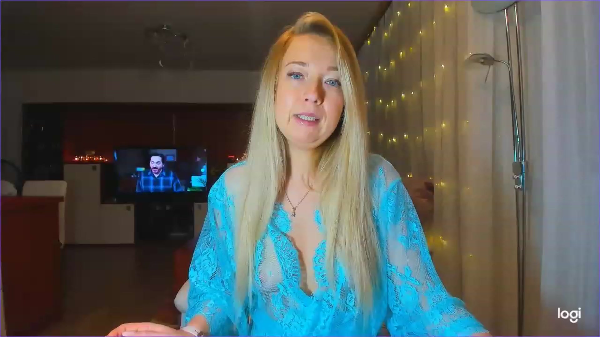 Gallery image thumbnail from LoraGlow's myfreecams stream on, 12/07/2022, 21:21 image 4 of 20