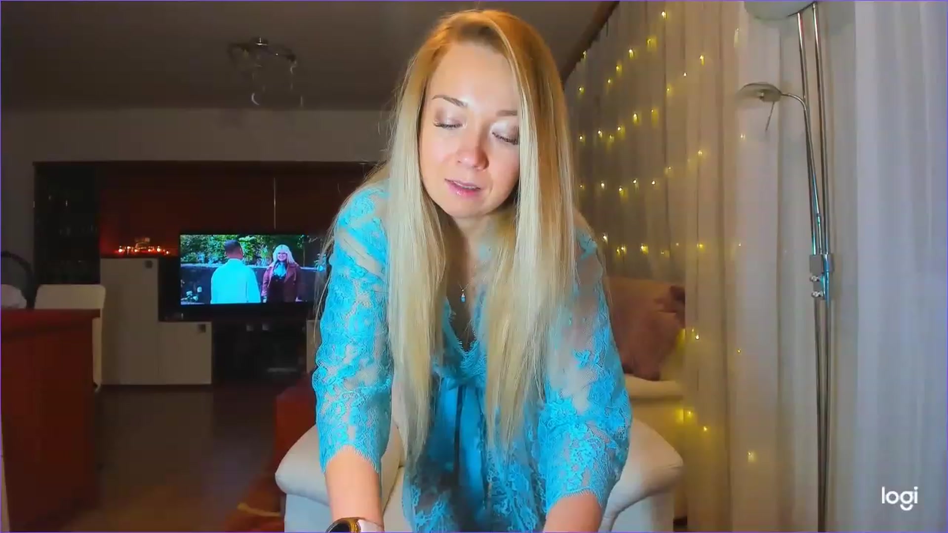 Gallery image thumbnail from LoraGlow's myfreecams stream on, 12/07/2022, 21:21 image 11 of 20