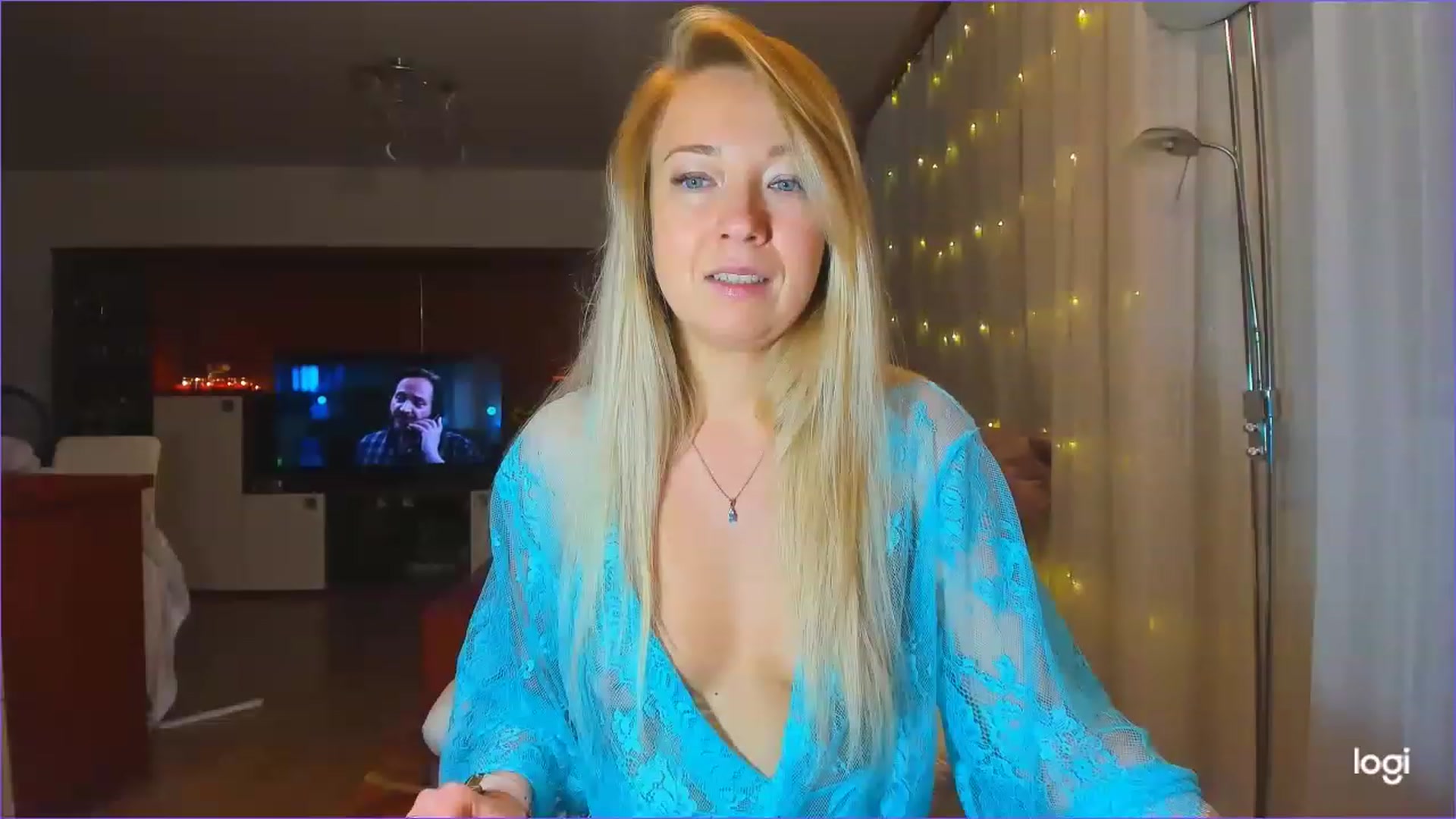 Gallery image thumbnail from LoraGlow's myfreecams stream on, 12/07/2022, 22:35 image 11 of 20