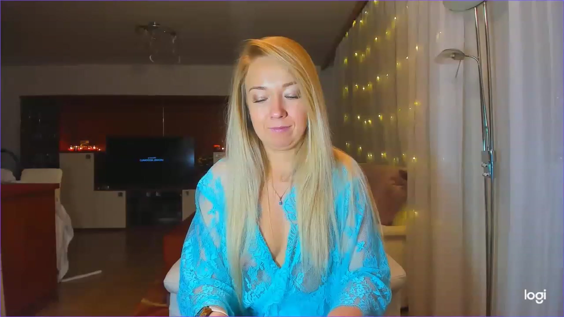 Gallery image thumbnail from LoraGlow's myfreecams stream on, 12/07/2022, 22:35 image 3 of 20