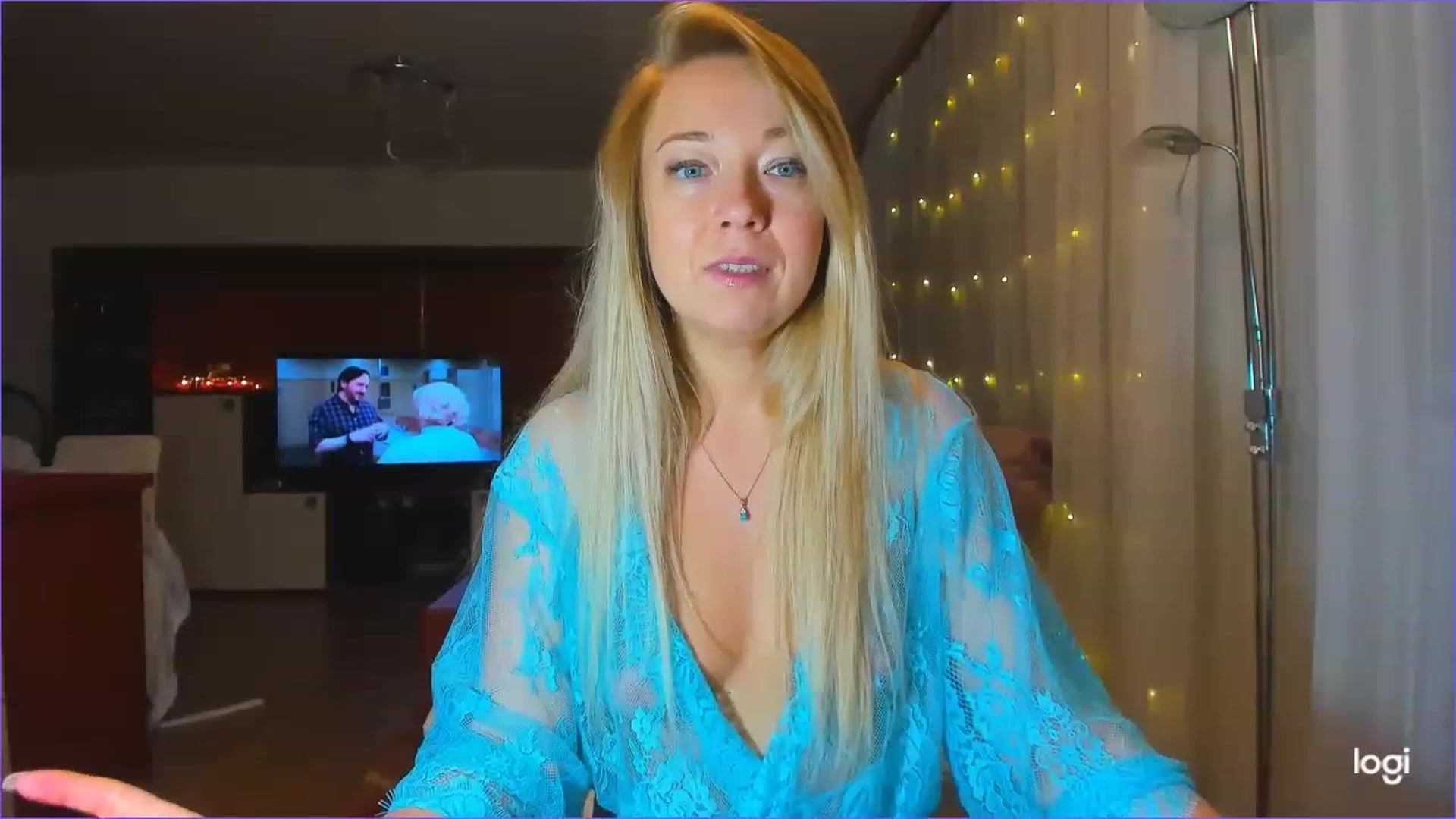 Gallery image thumbnail from LoraGlow's myfreecams stream on, 12/07/2022, 22:35 image 10 of 20