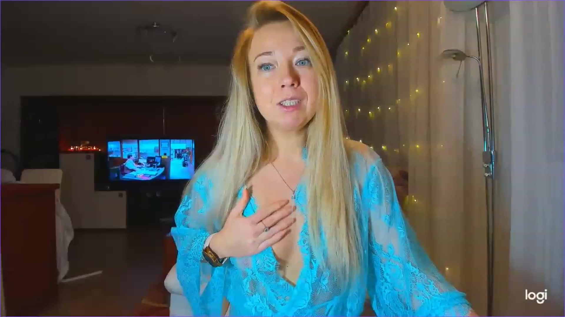 Gallery image thumbnail from LoraGlow's myfreecams stream on, 12/07/2022, 22:35 image 8 of 20