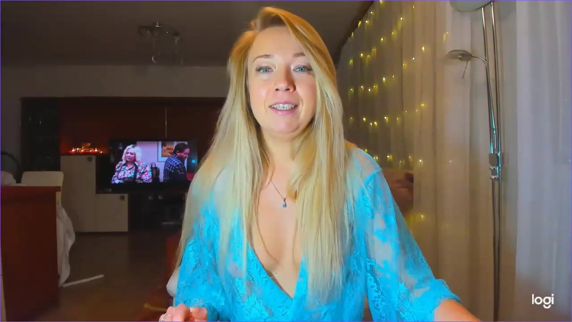 Gallery image thumbnail from LoraGlow's myfreecams stream on, 12/07/2022, 22:35 image 13 of 20