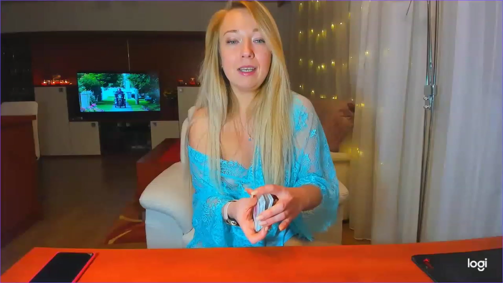 Gallery image thumbnail from LoraGlow's myfreecams stream on, 12/08/2022, 24:01 image 11 of 20