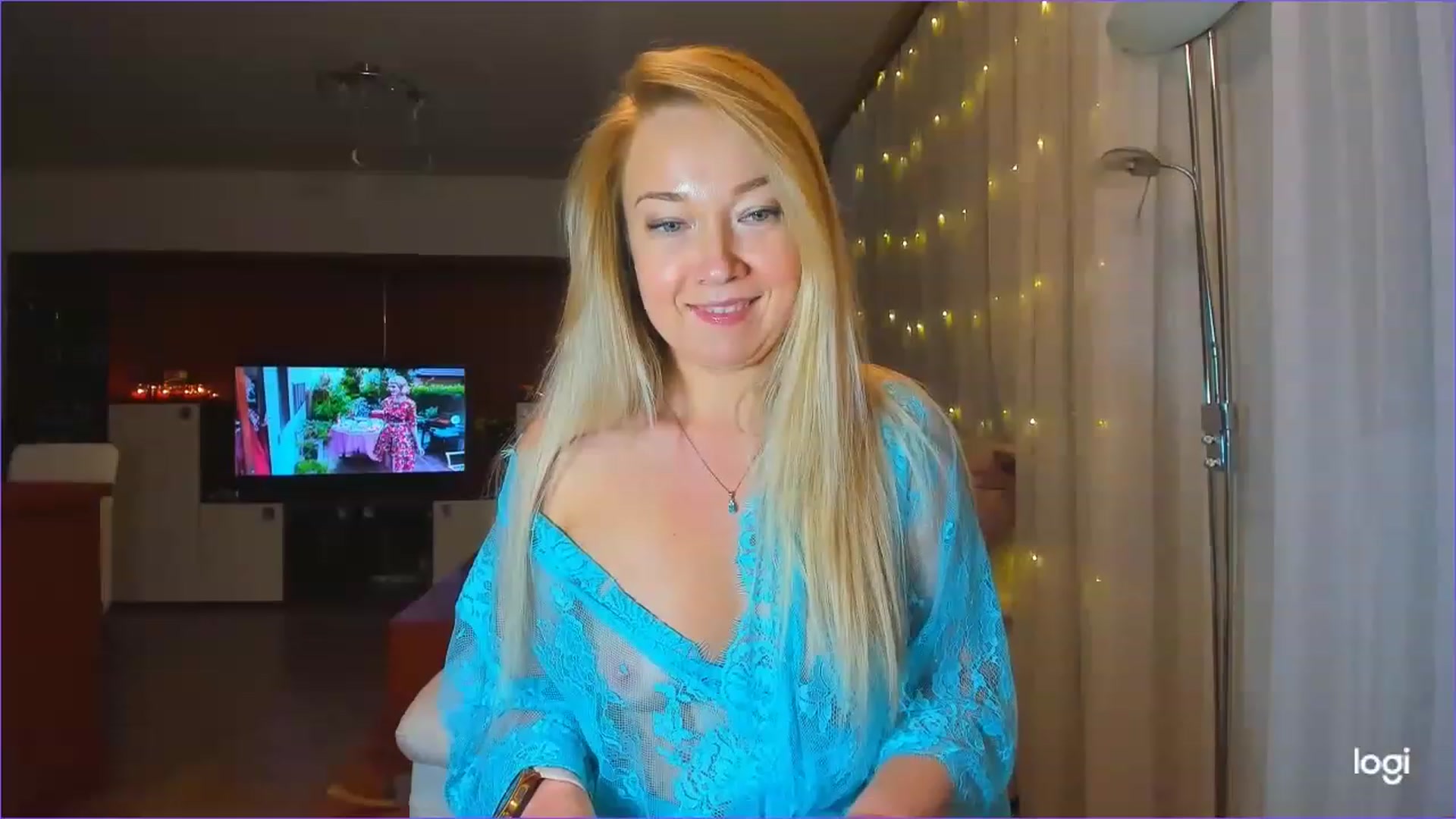 Gallery image thumbnail from LoraGlow's myfreecams stream on, 12/08/2022, 24:01 image 1 of 20